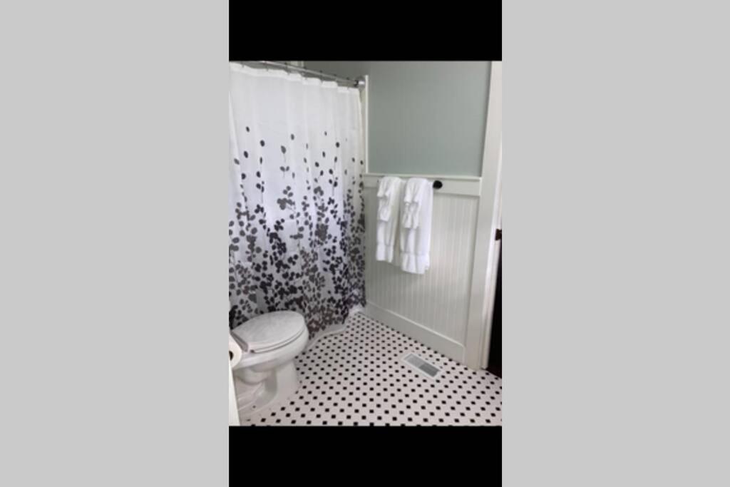Four-Bedroom House photo 2
