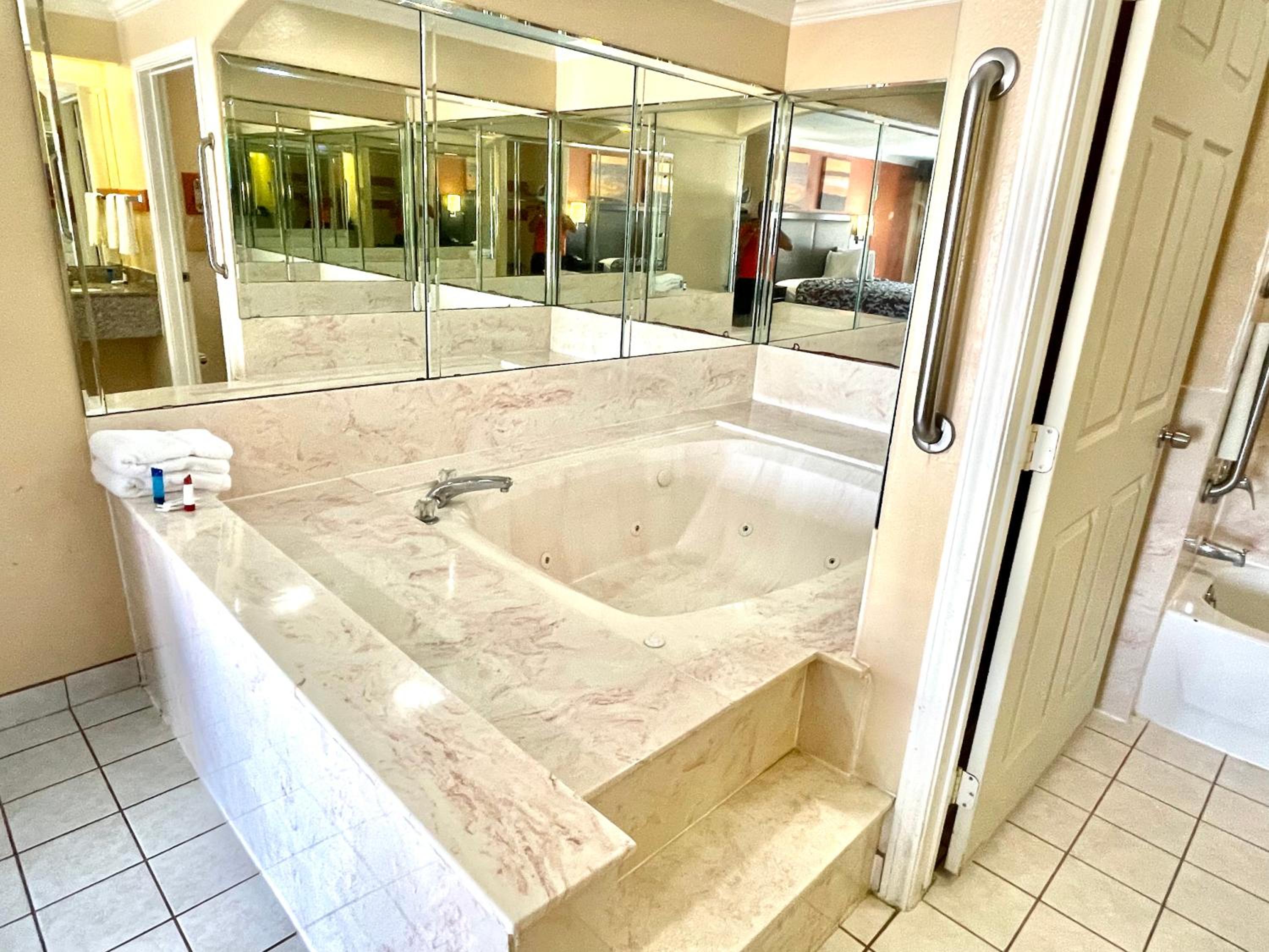 King Room with Spa Bath photo 3