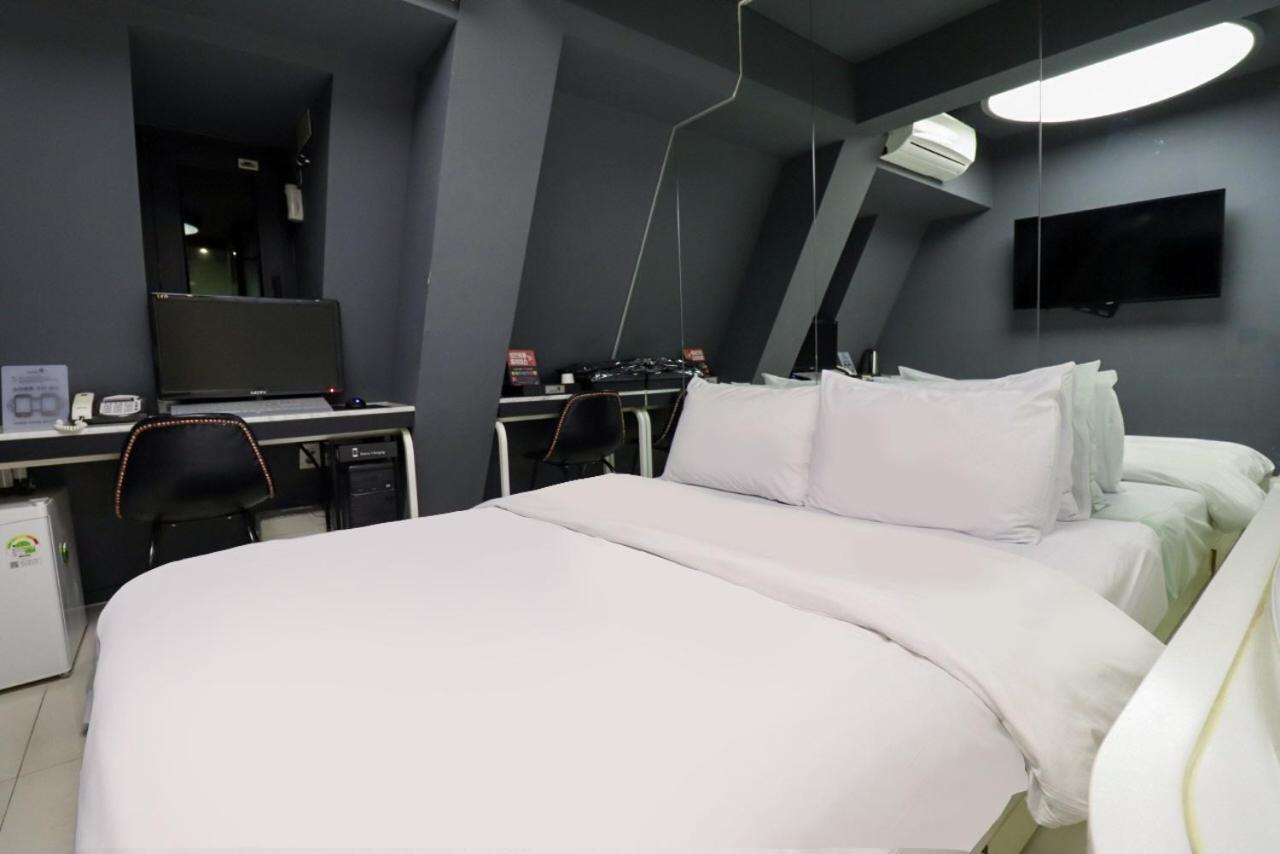 Standard Double Room - Photo 1