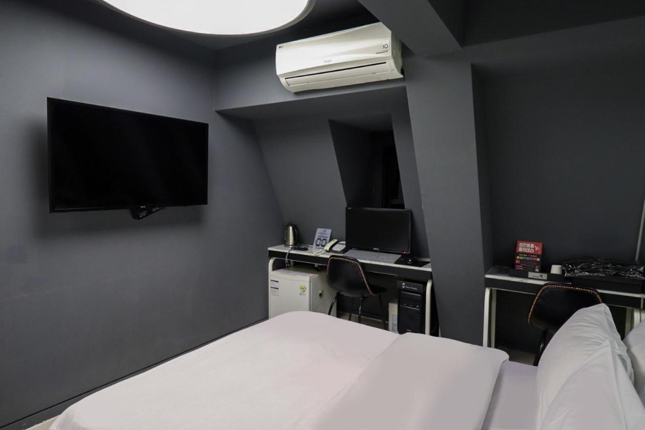 Standard Double Room - Photo 3