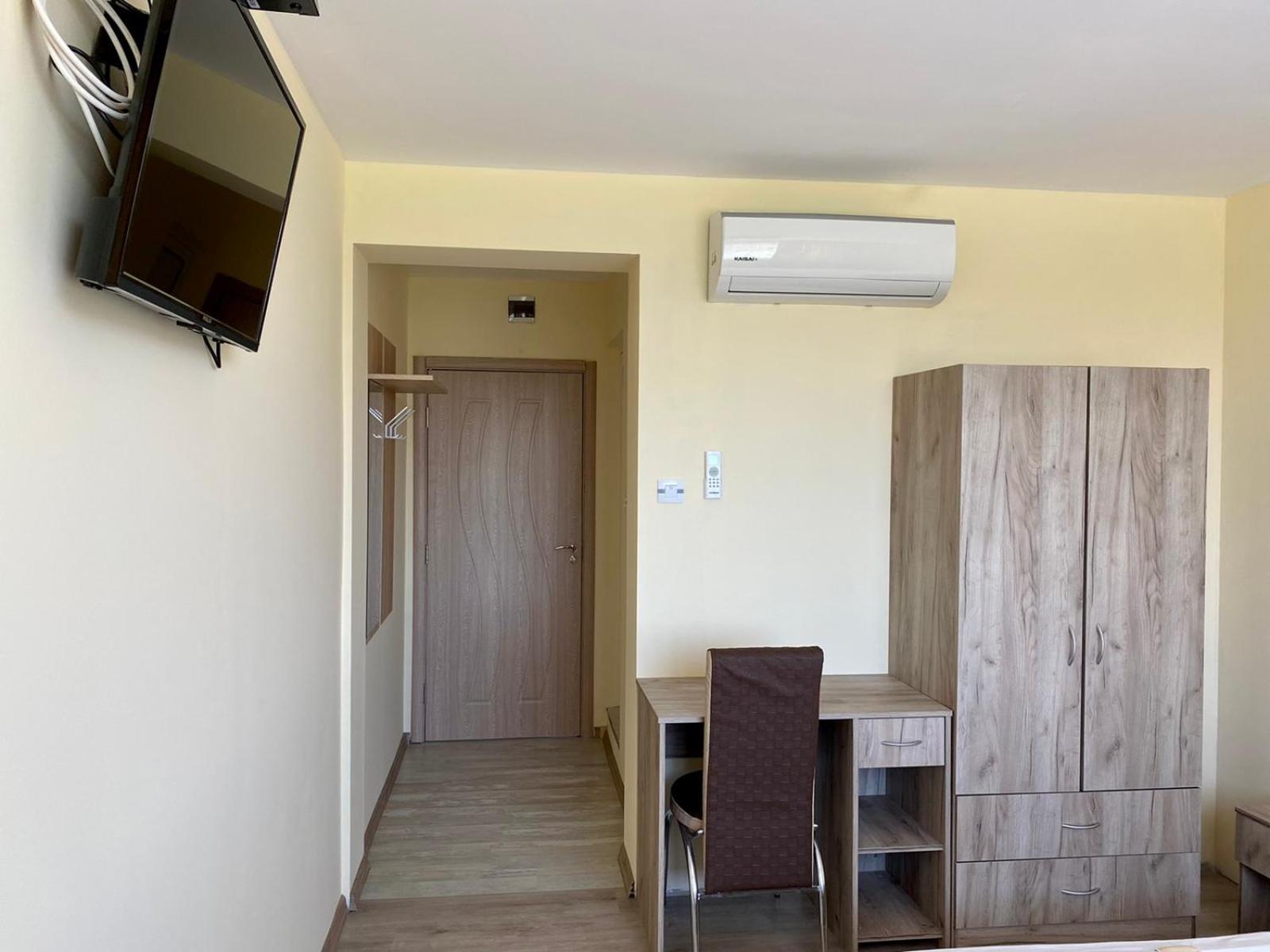 Double Room with Pool View photo 1