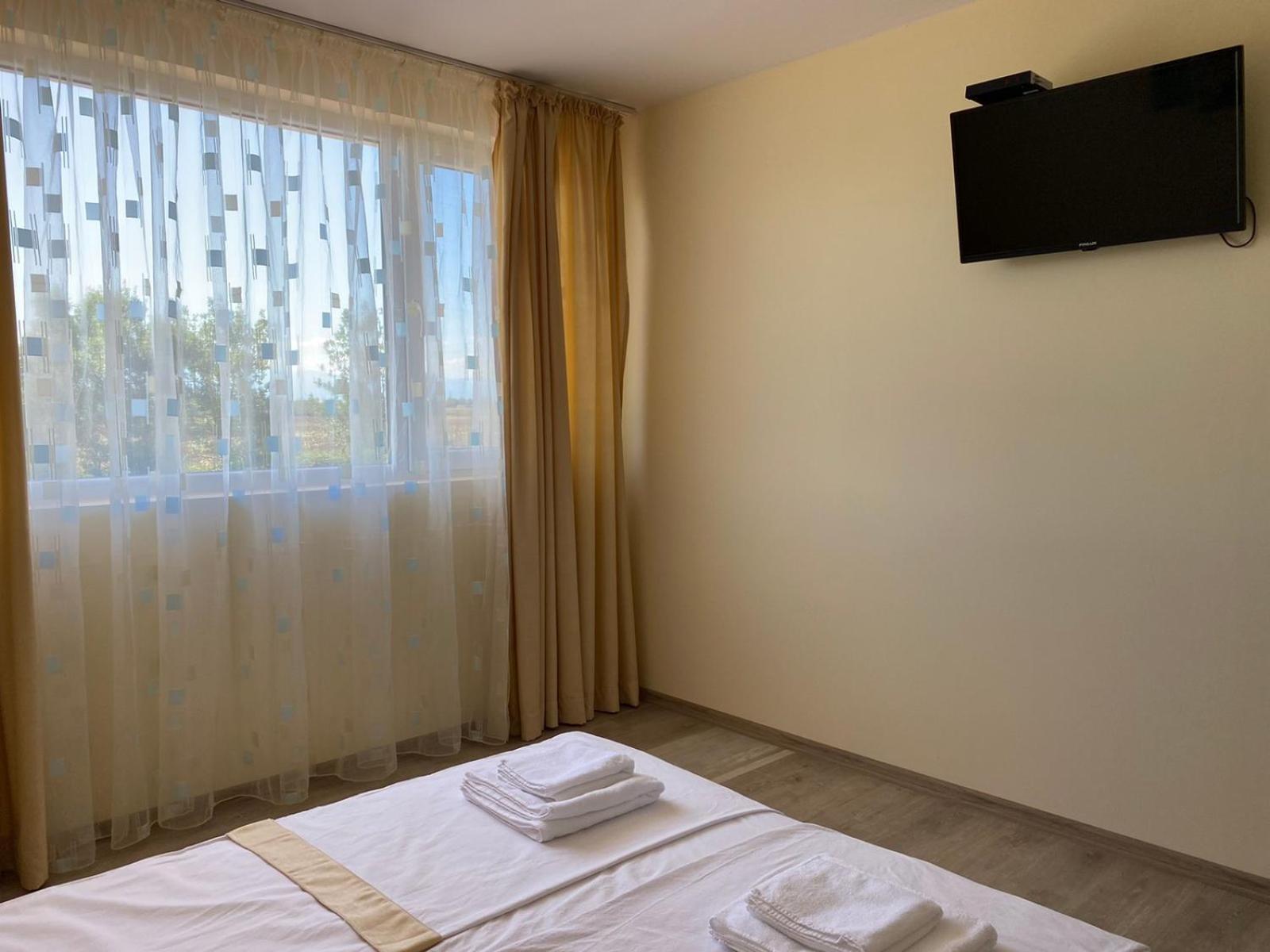 Double Room with Pool View photo 3