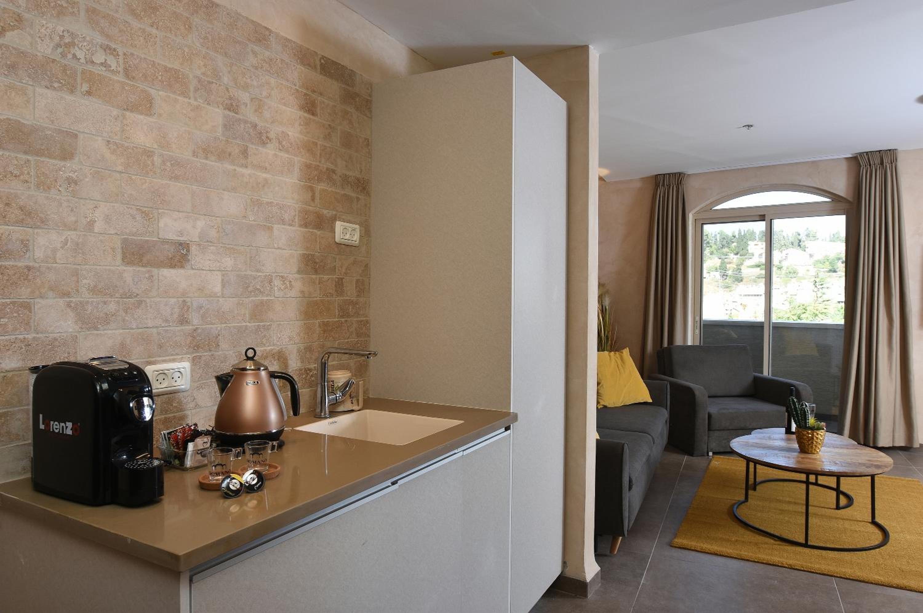 Suite with Balcony photo 3