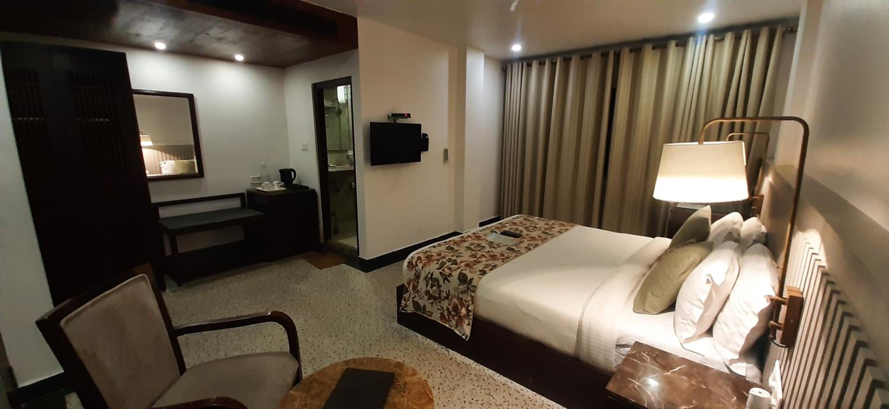 Deluxe Room - Photo 8