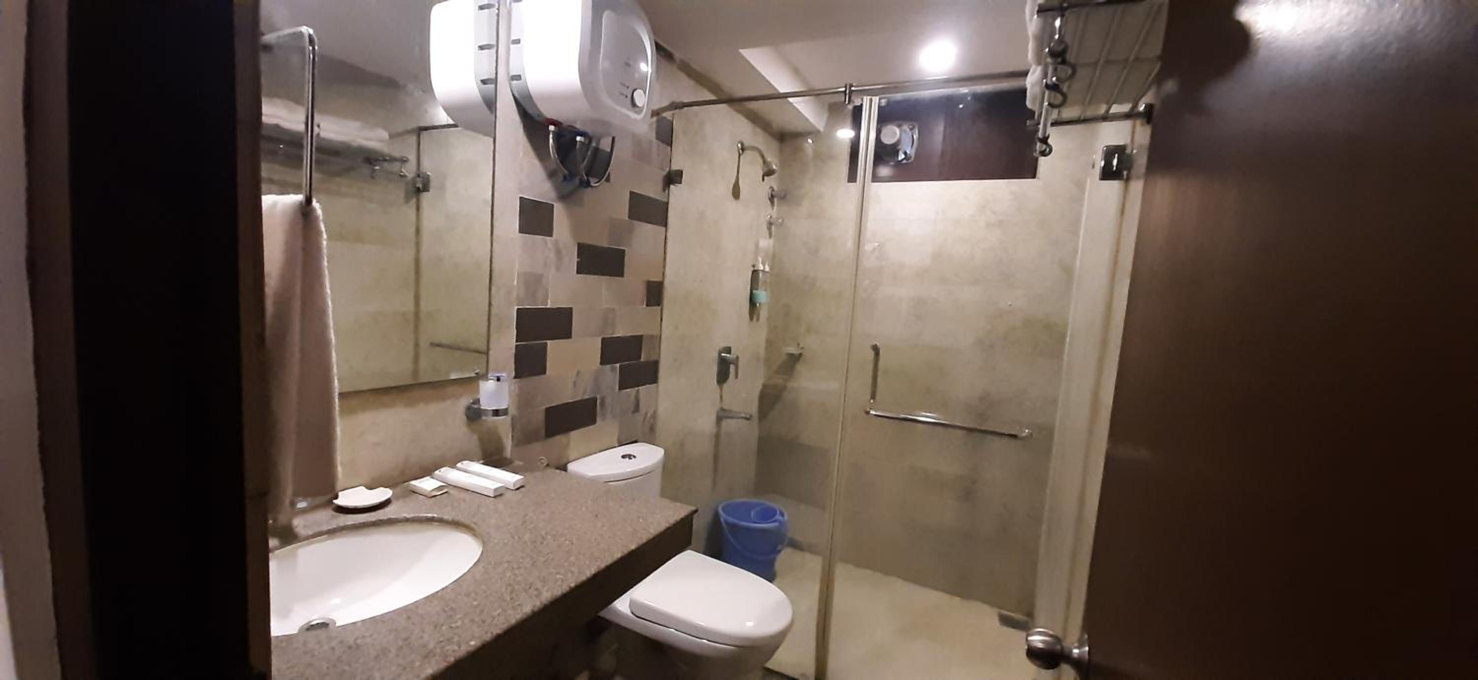 Deluxe Room - Photo 2