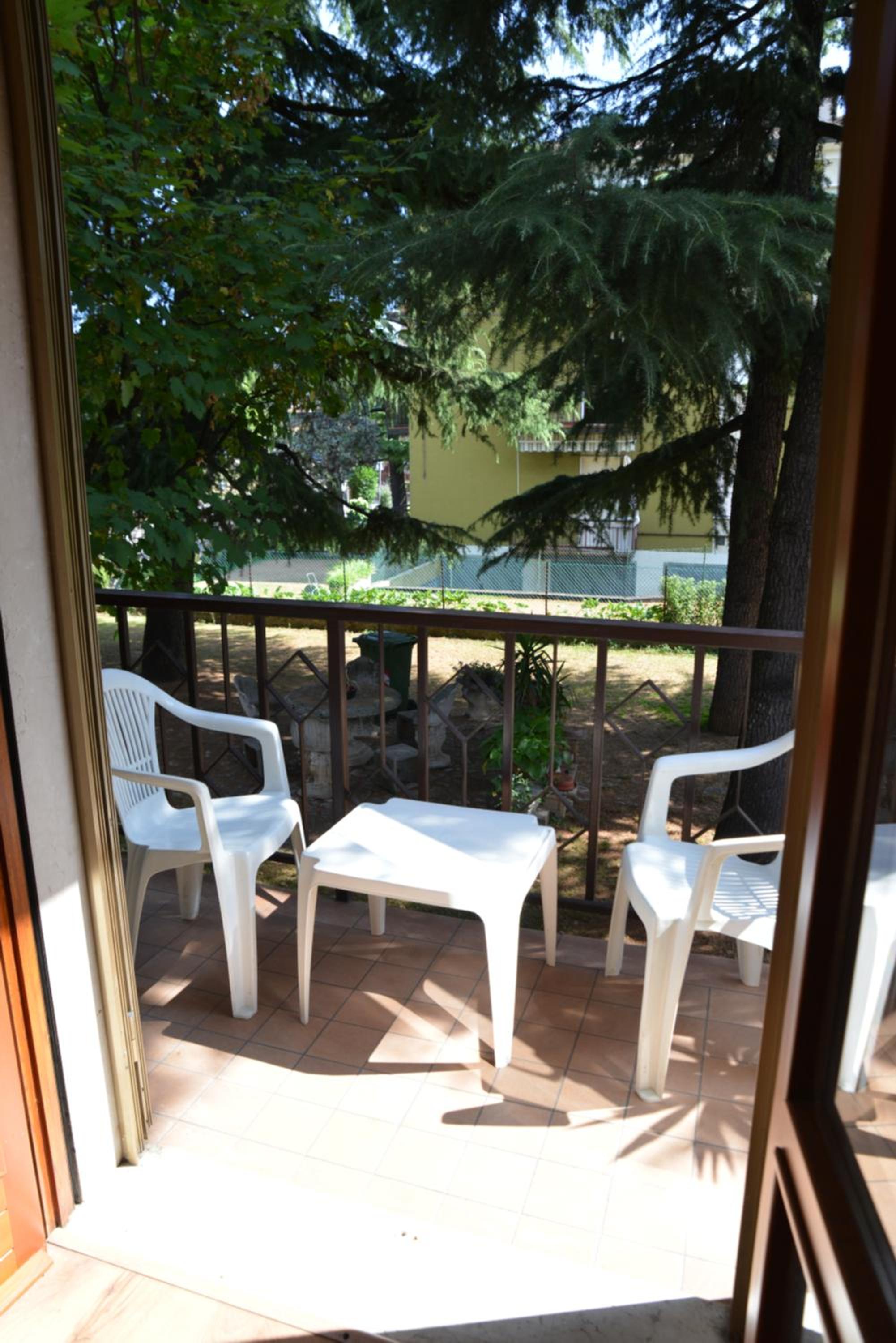 Deluxe Double Room with Garden View and Private Bathroom - Photo 15