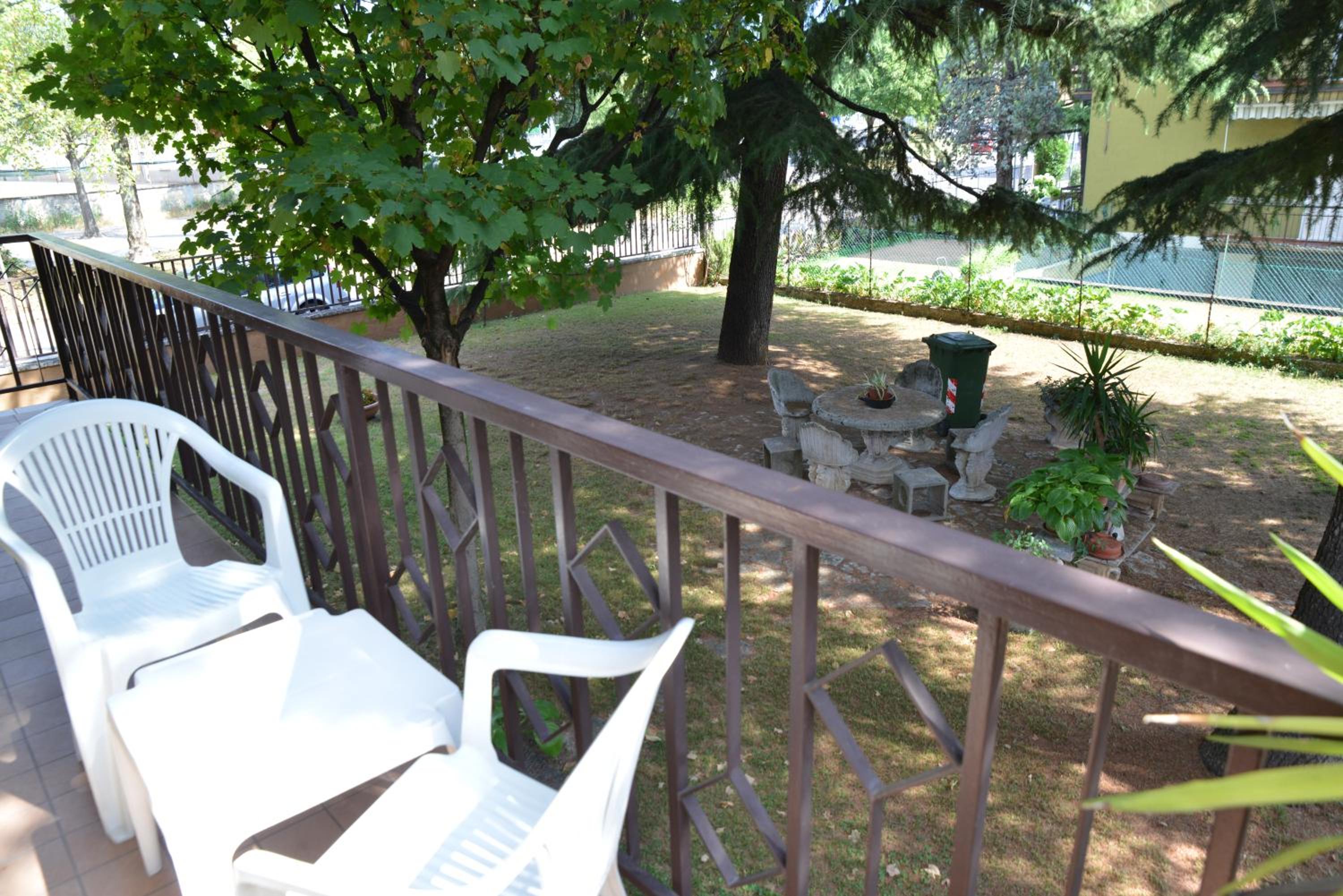 Deluxe Double Room with Garden View and Private Bathroom - Photo 2