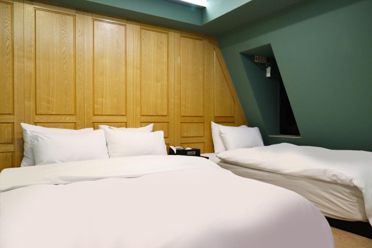 Suite Twin Room - Photo 1