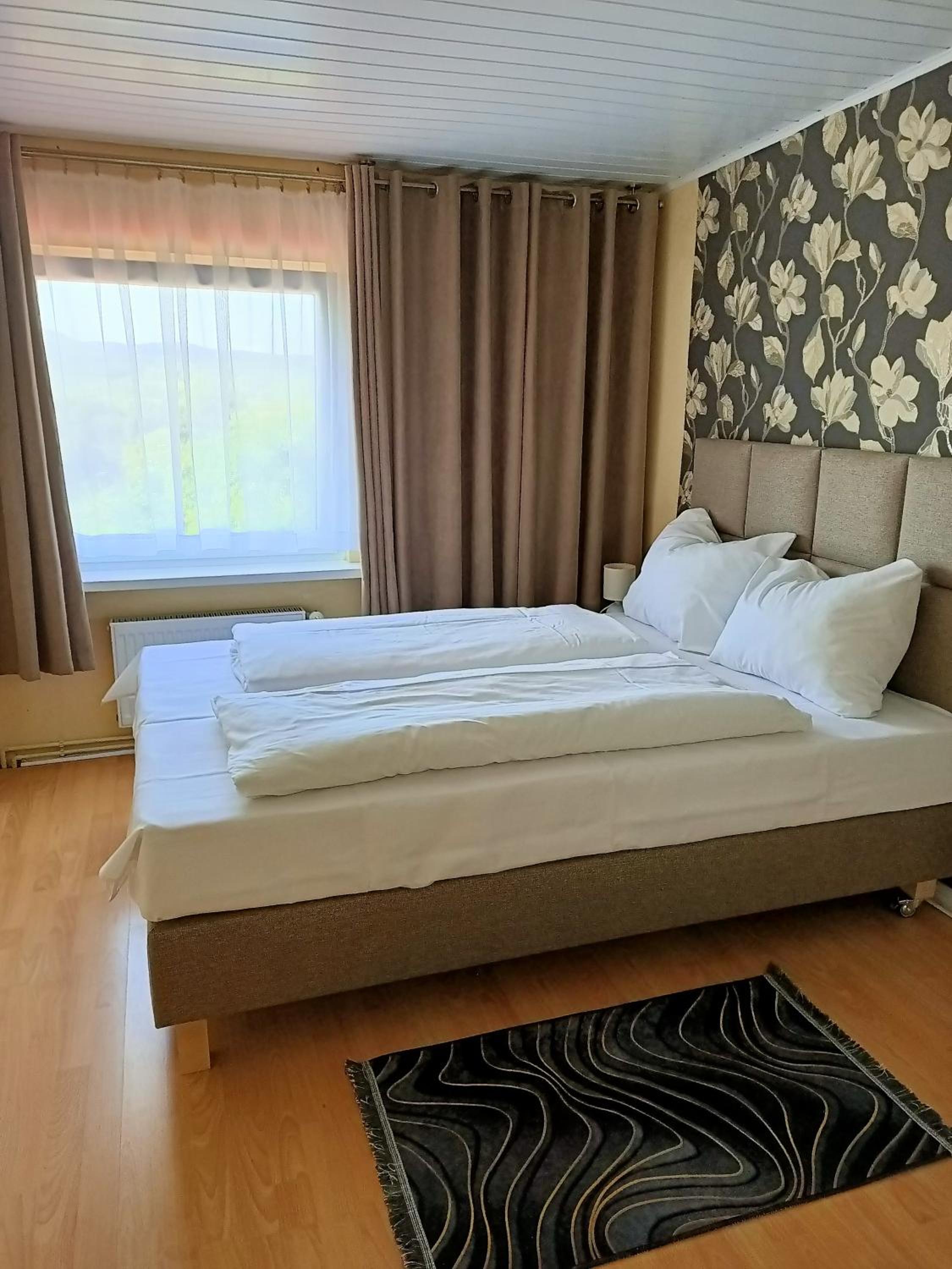 Double Room with Shared Bathroom photo 1
