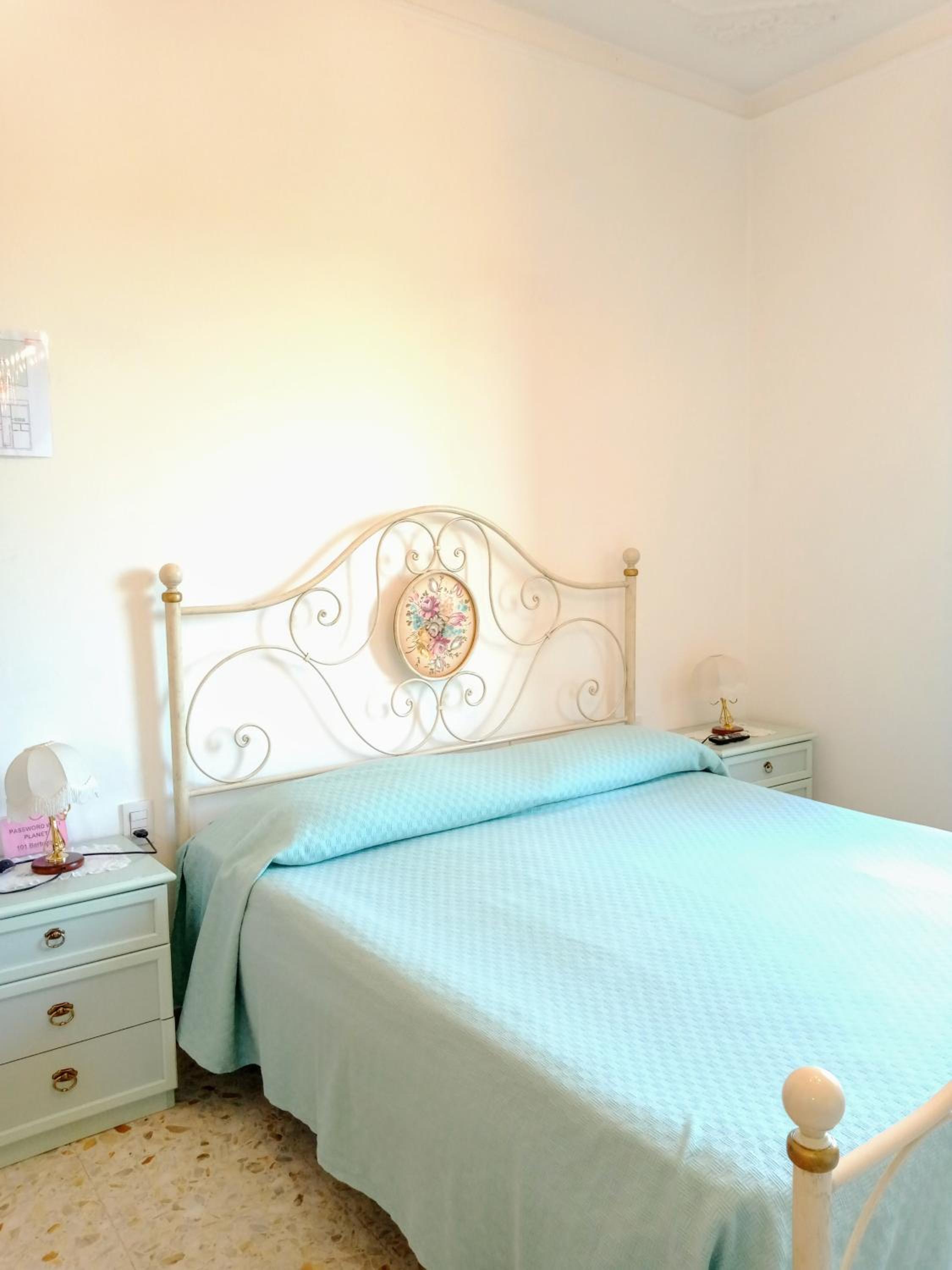 Twin Room with Private Bathroom photo 1
