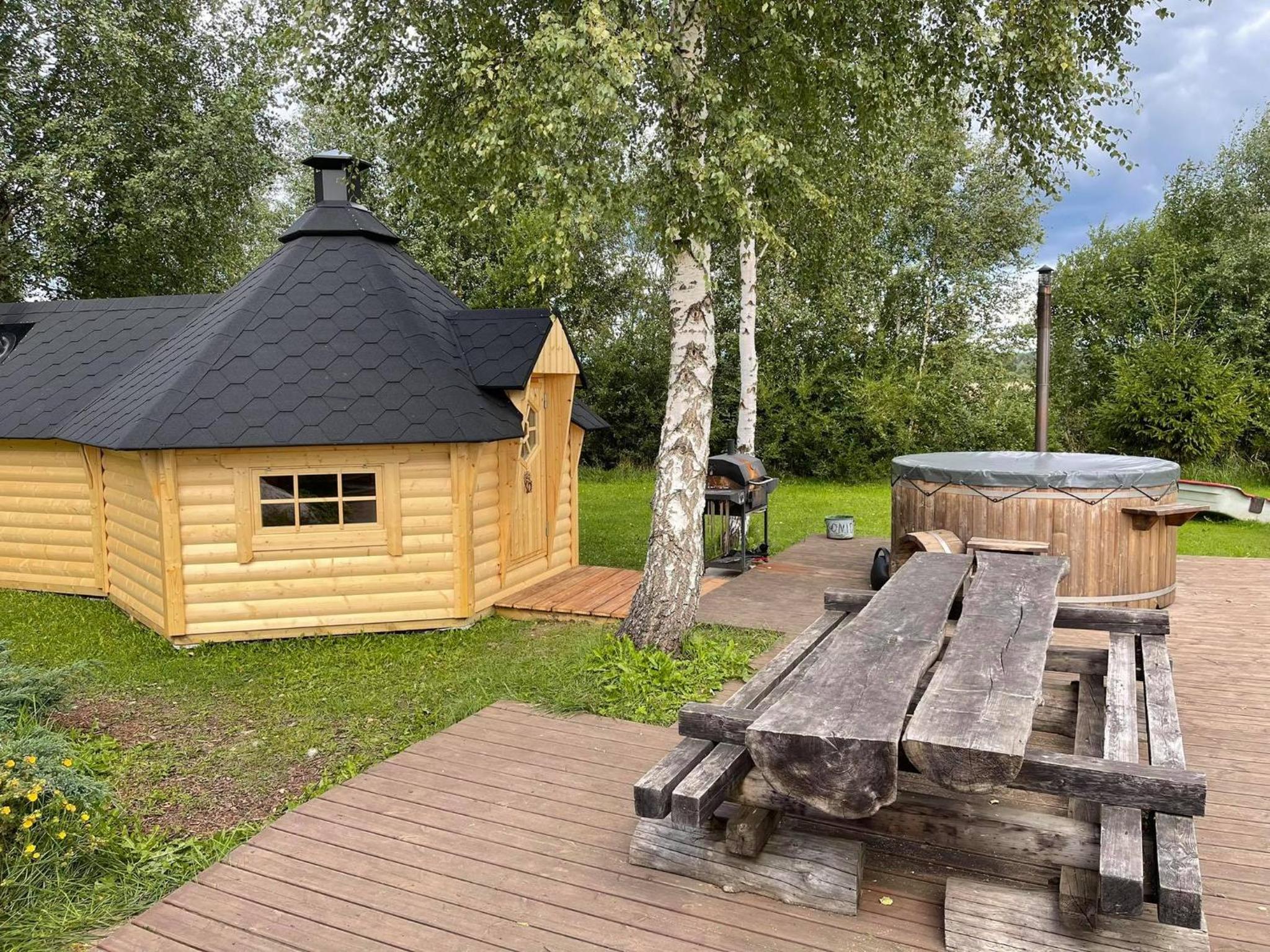 One-Bedroom House - Photo 2