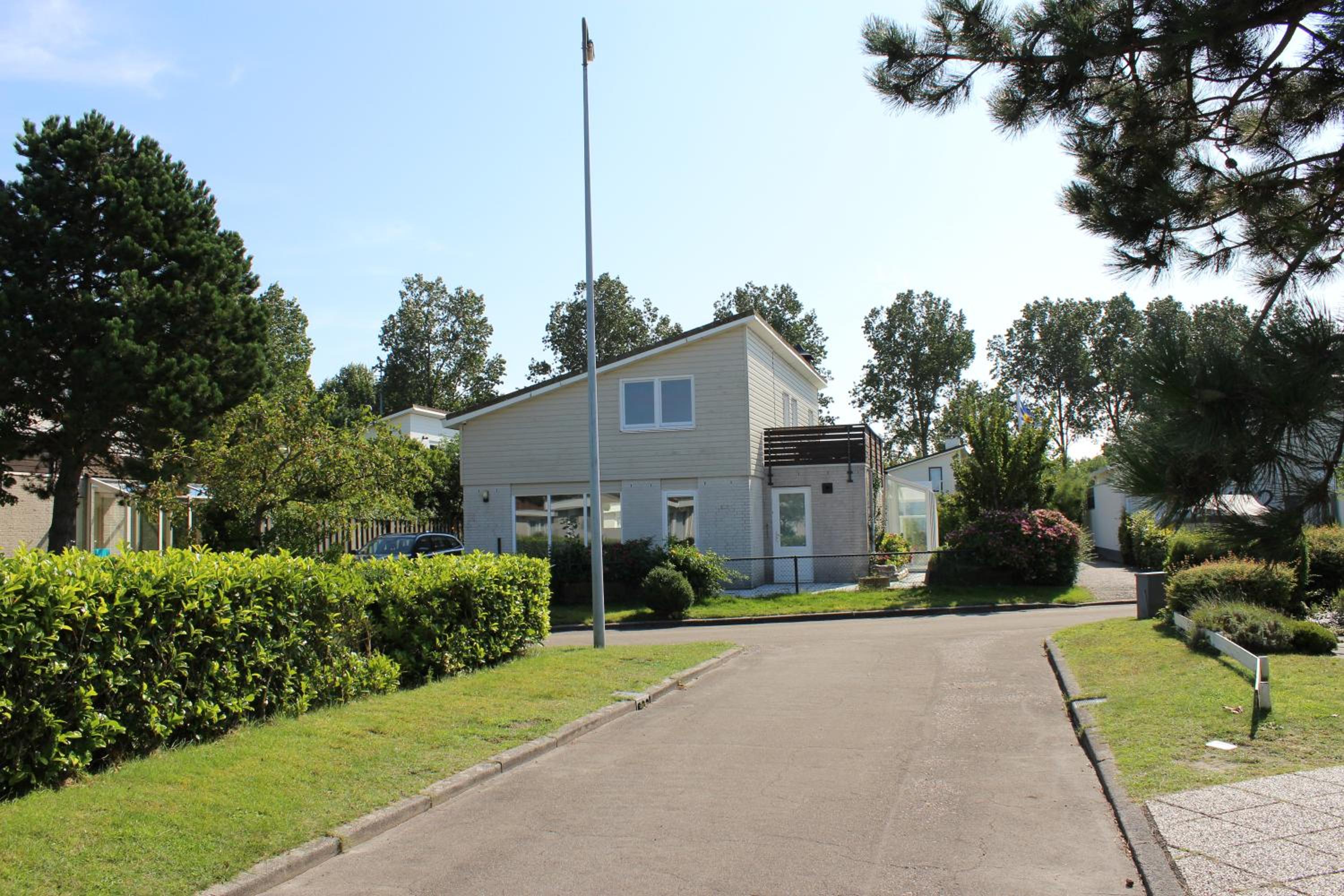 Three-Bedroom House photo 2