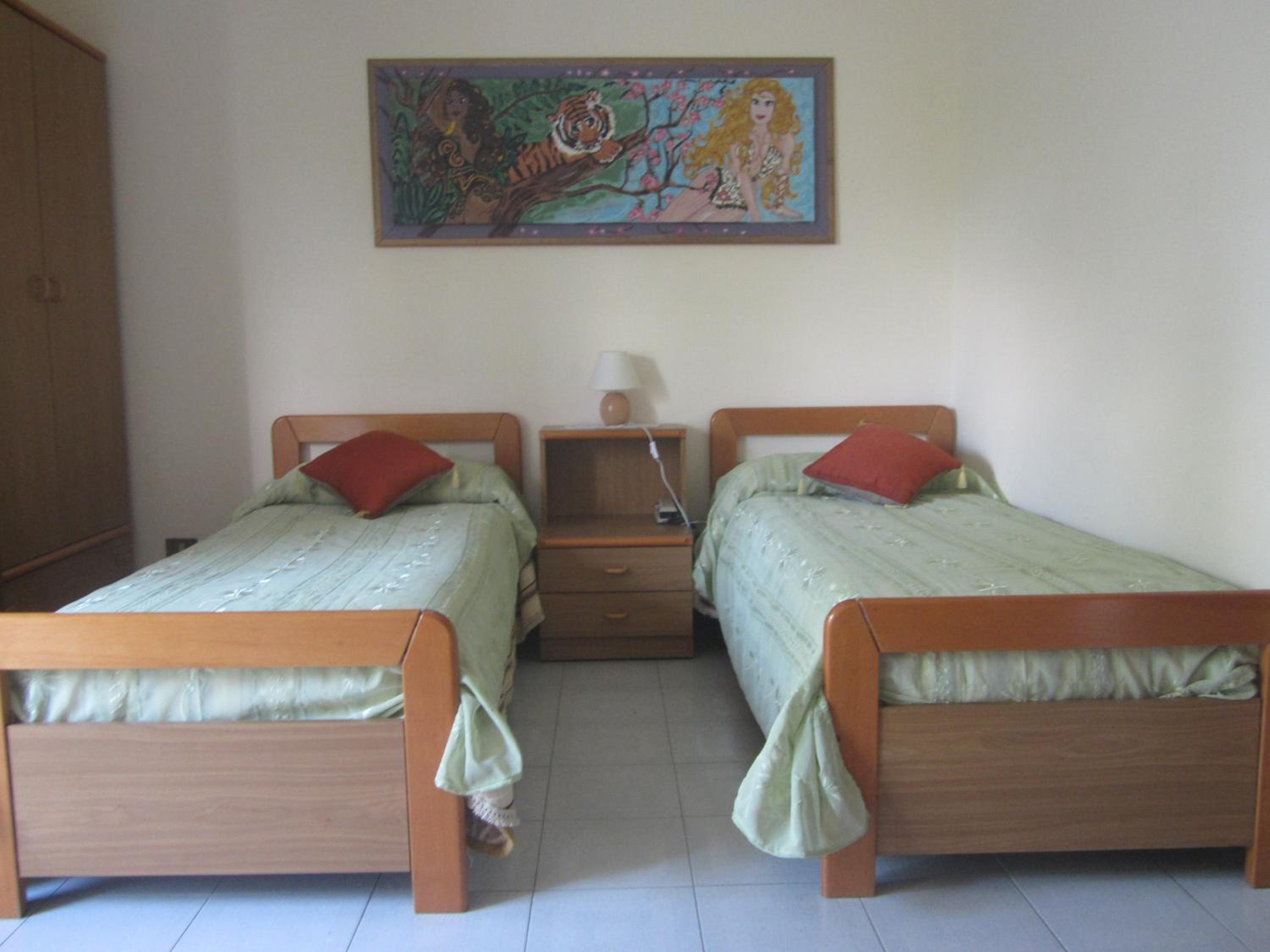 Twin Room - Photo 9