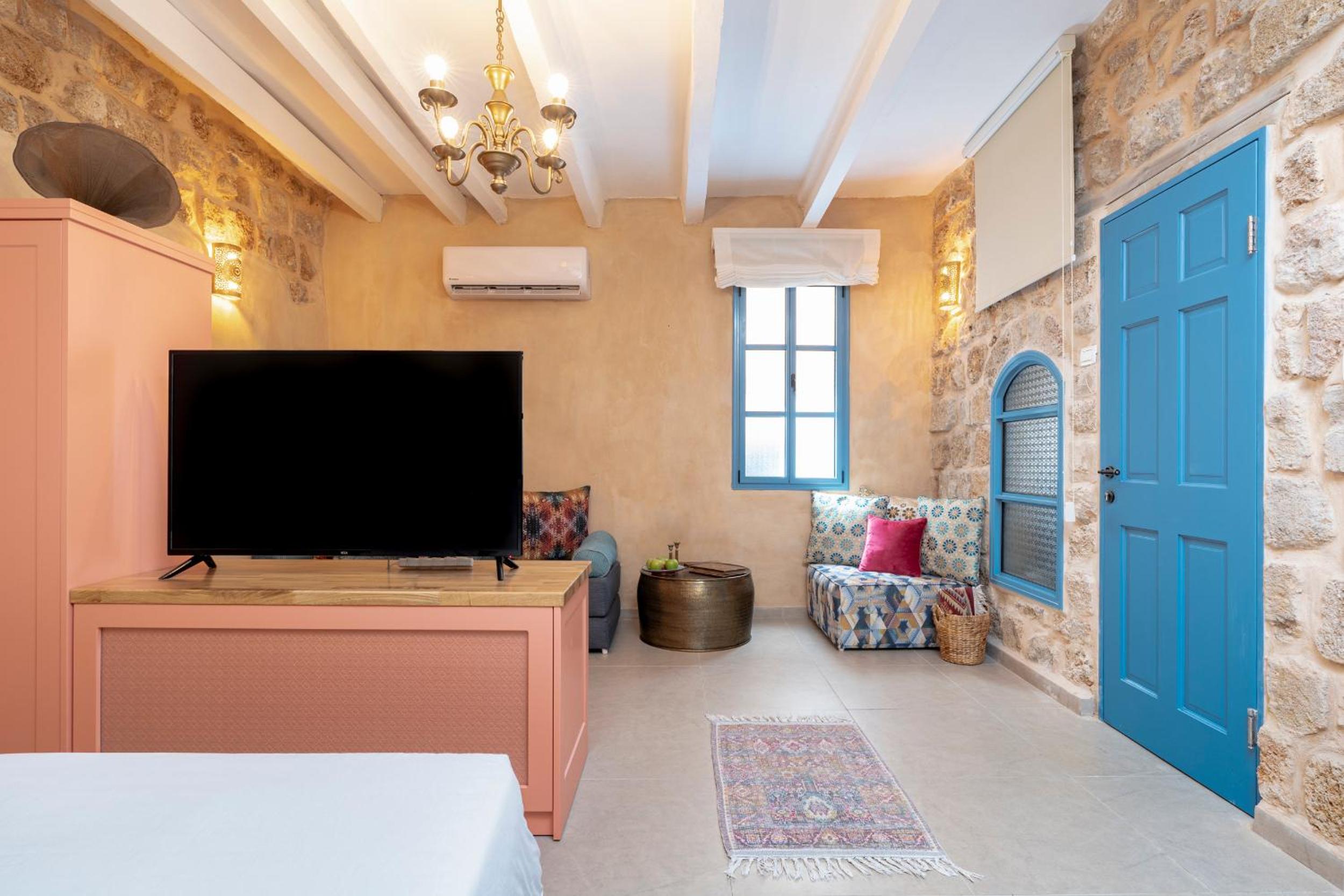 Deluxe Queen Room - Photo 6