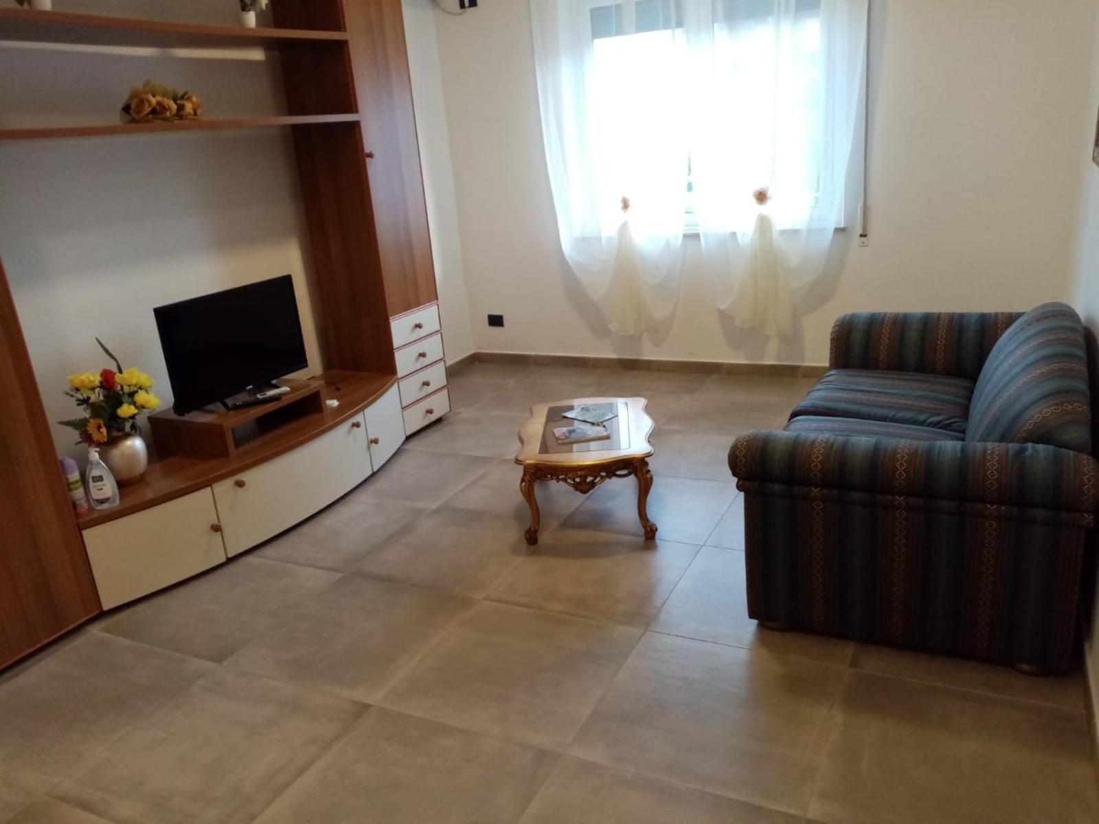 Two-Bedroom Apartment - Photo 4