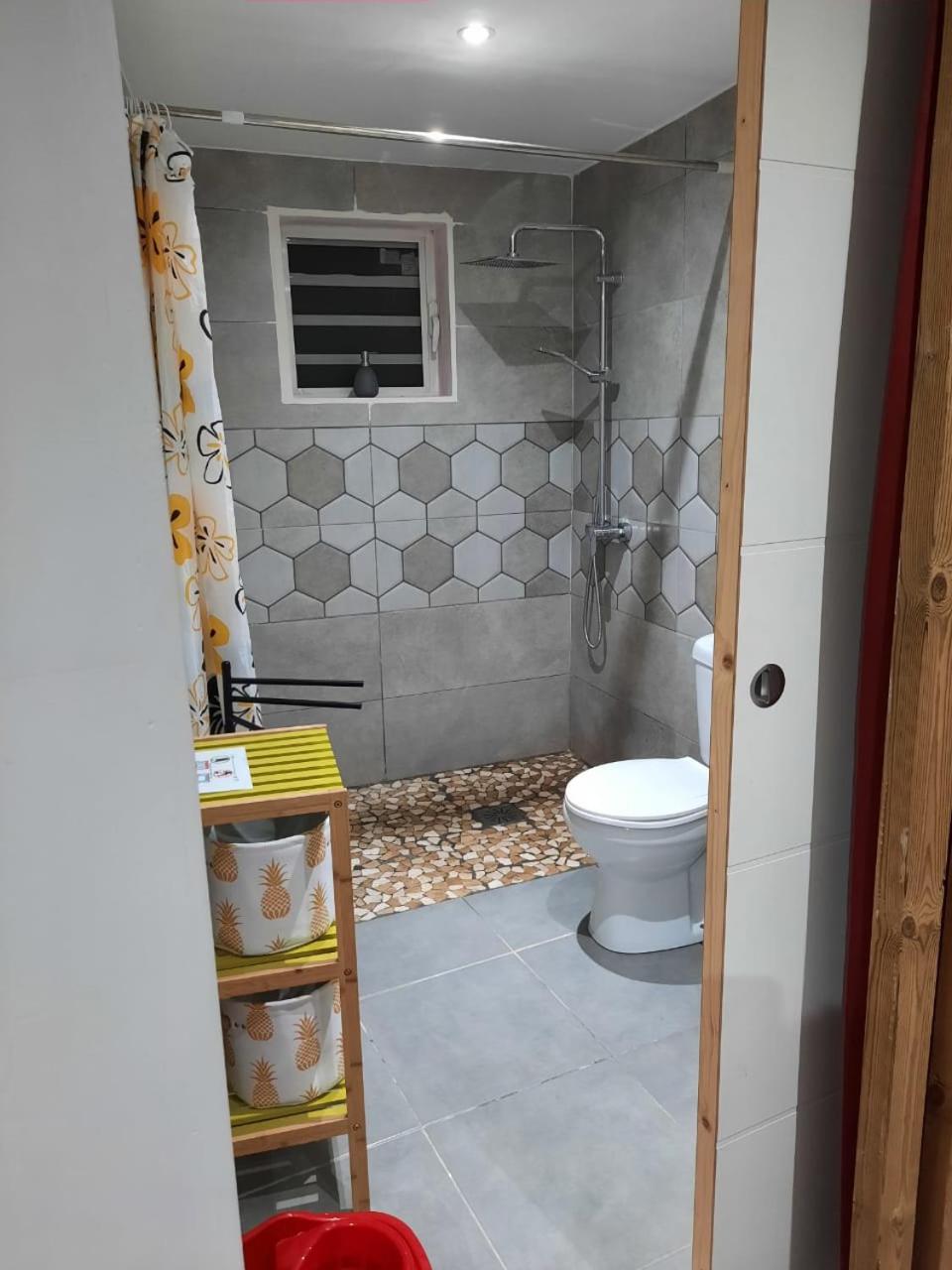 One-Bedroom House - Photo 8