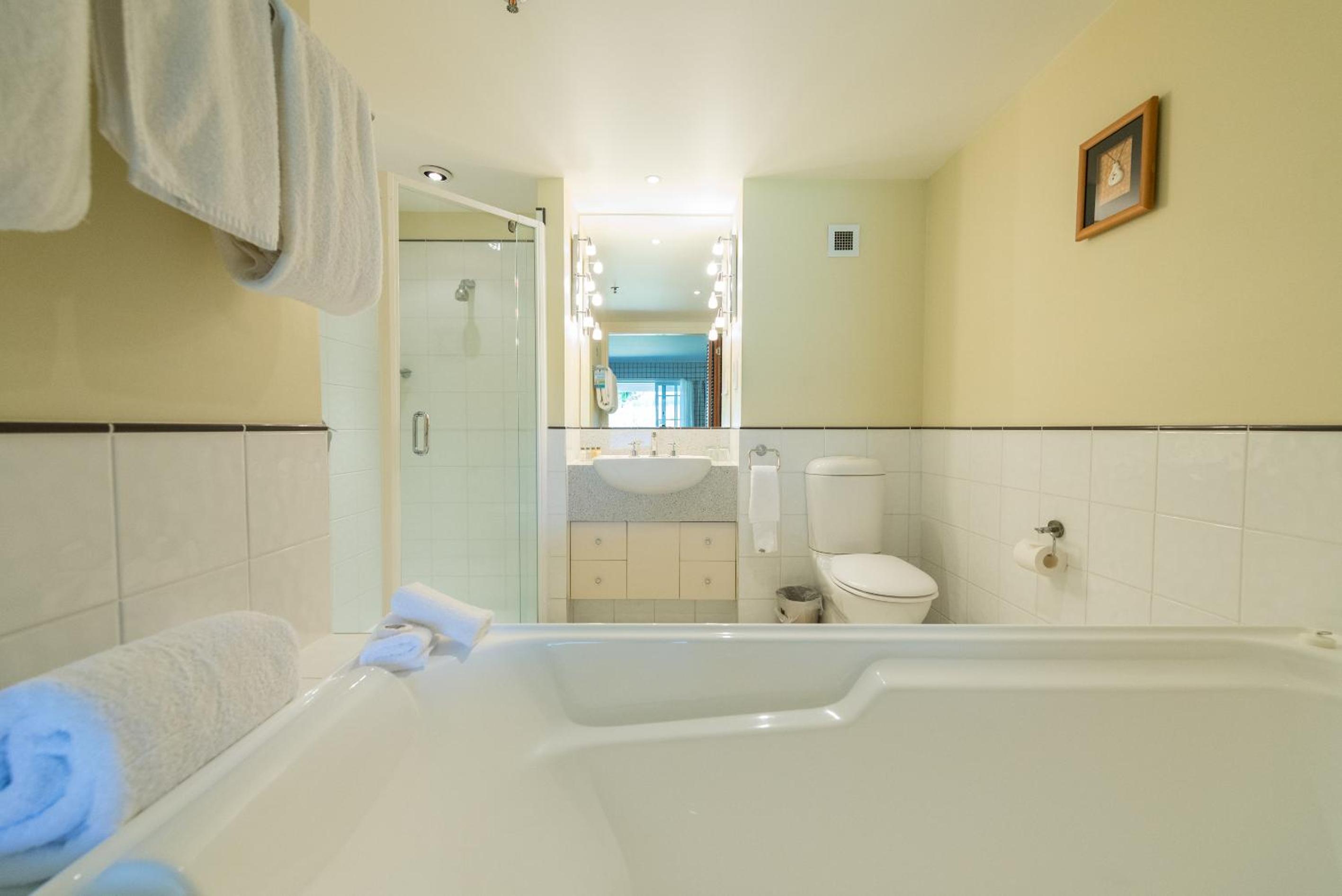 Twin Room with Garden View - Photo 4