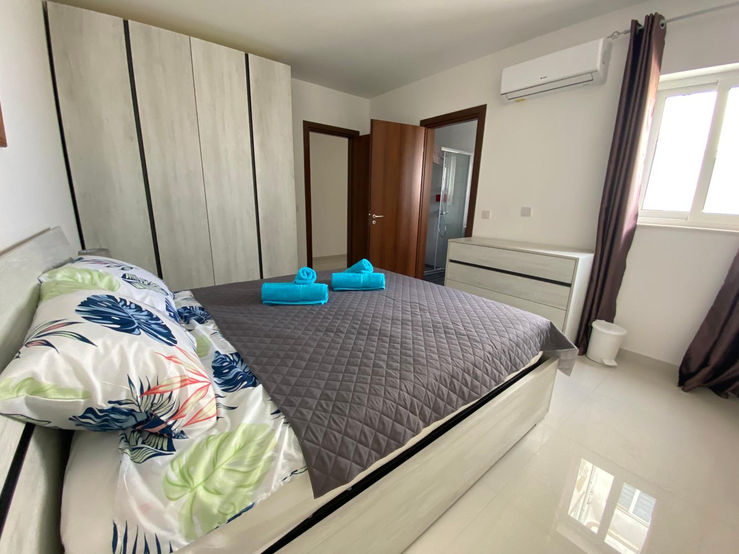 Three-Bedroom Apartment photo 3