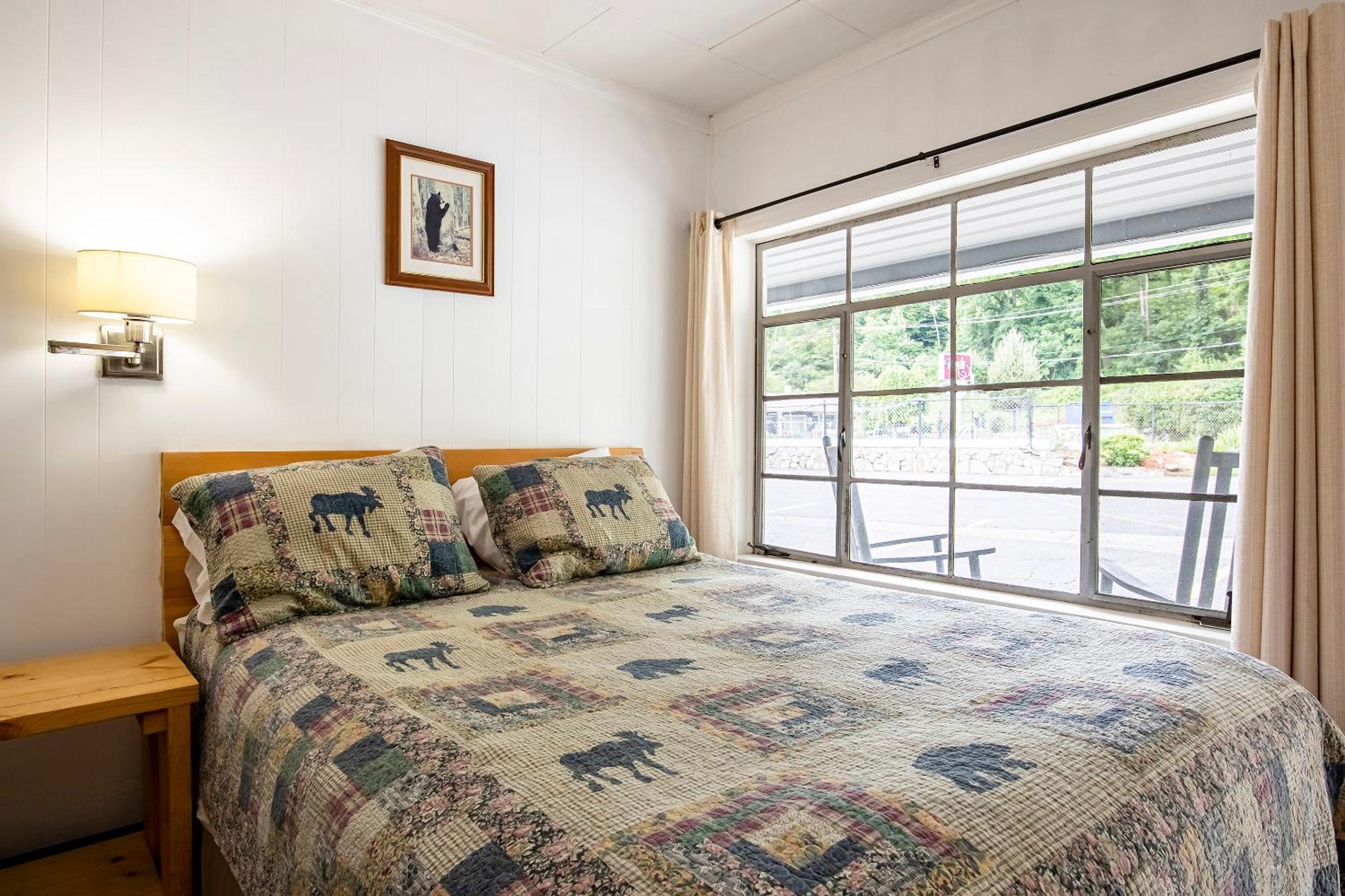 Queen bed with Twin - Photo 1