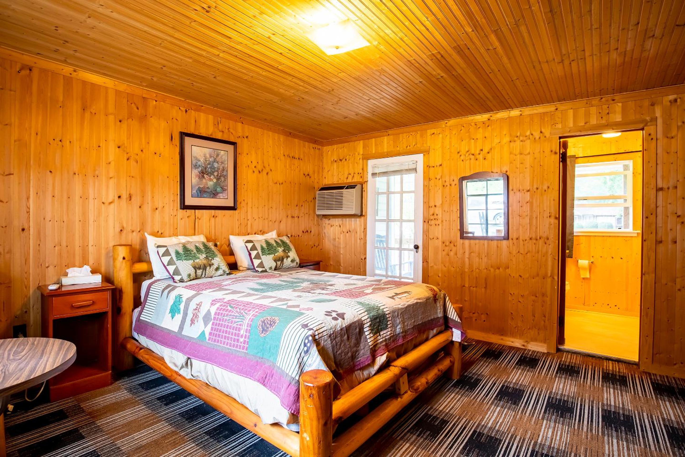 Queen Room - RiverFront - Photo 7