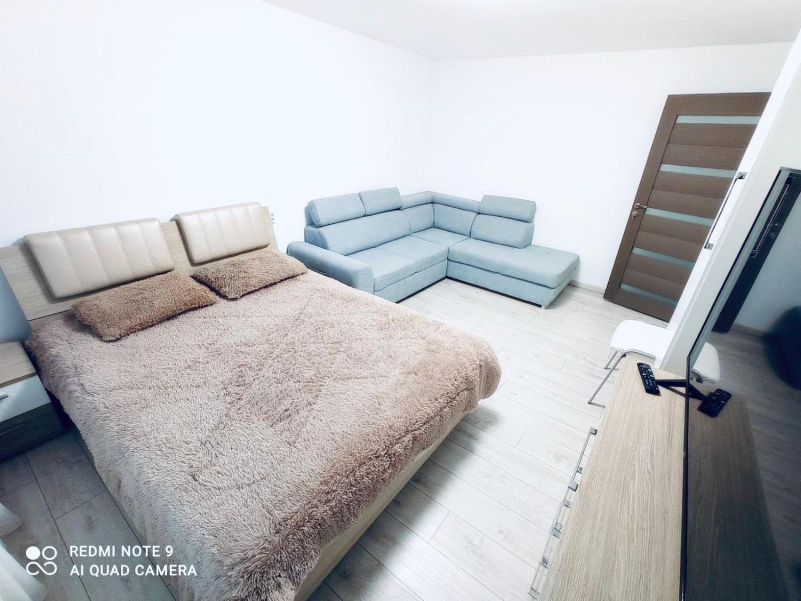 One-Bedroom Apartment photo 2