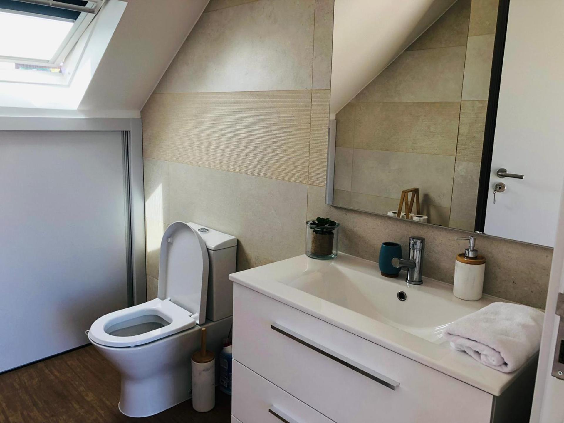 One-Bedroom House - Photo 6