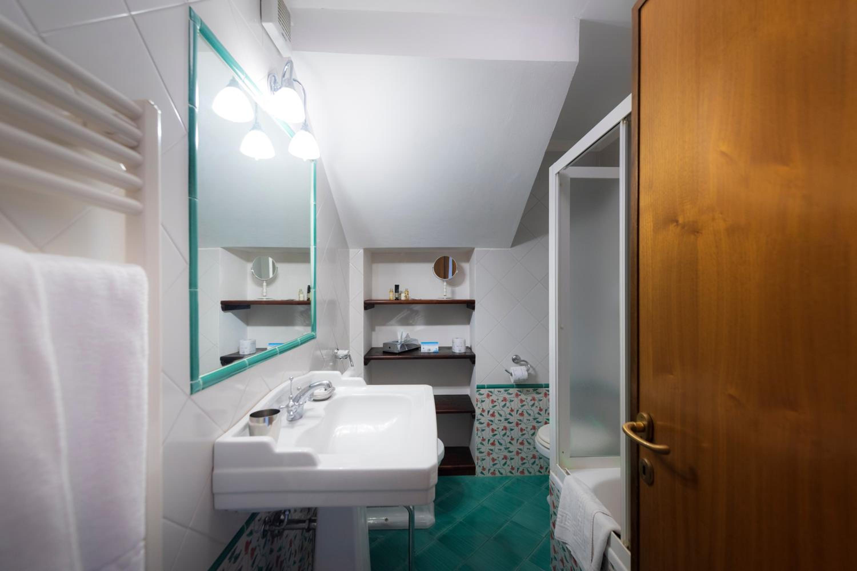 Superior Triple Room - Annex - Photo 11