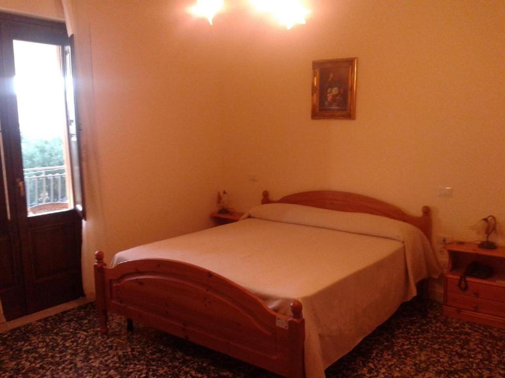 Deluxe Double Room with Balcony and Sea View