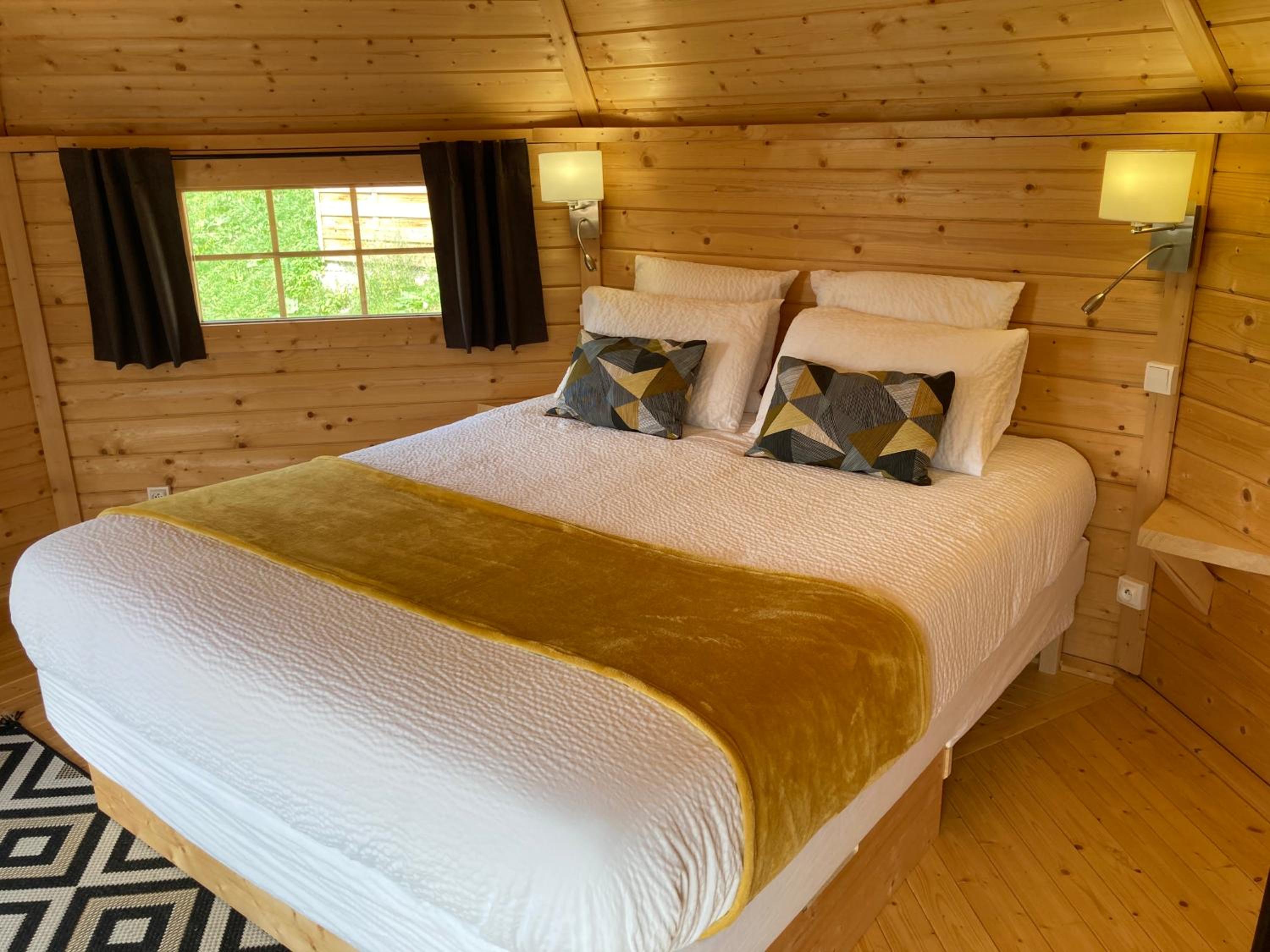 Double Room with Private External Bathroom photo 2