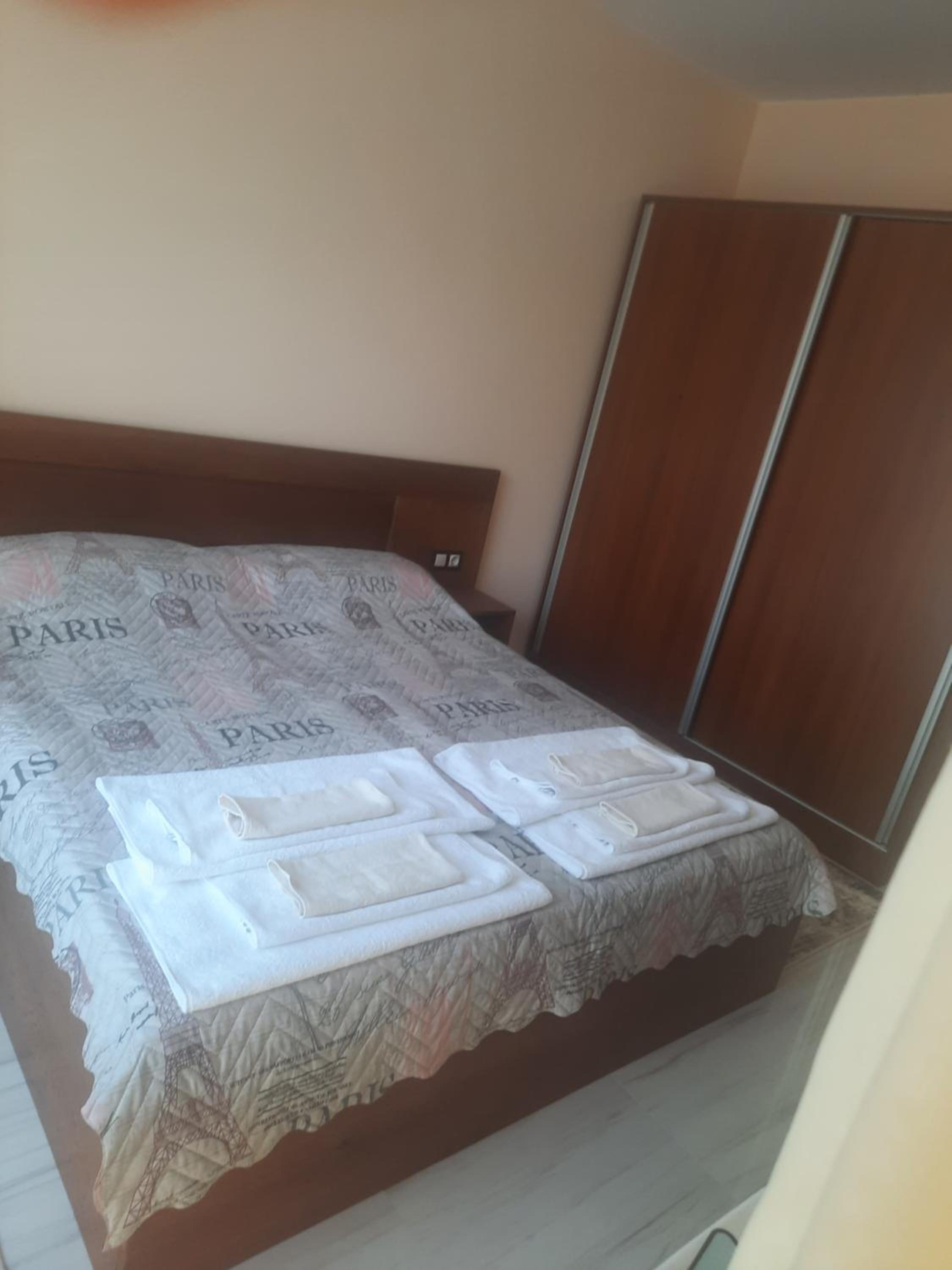 One-Bedroom Apartment - Photo 8