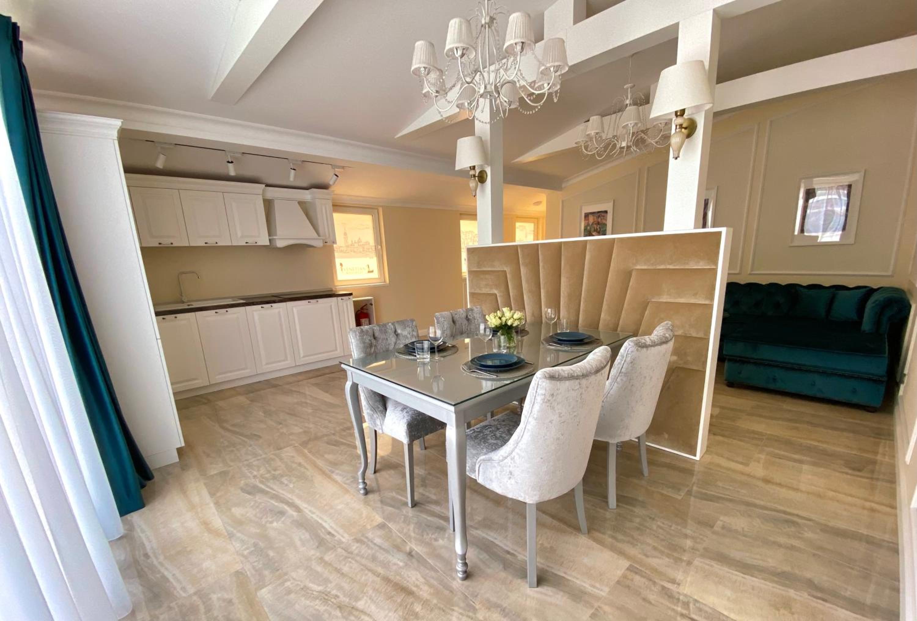 Deluxe Apartment - Photo 2