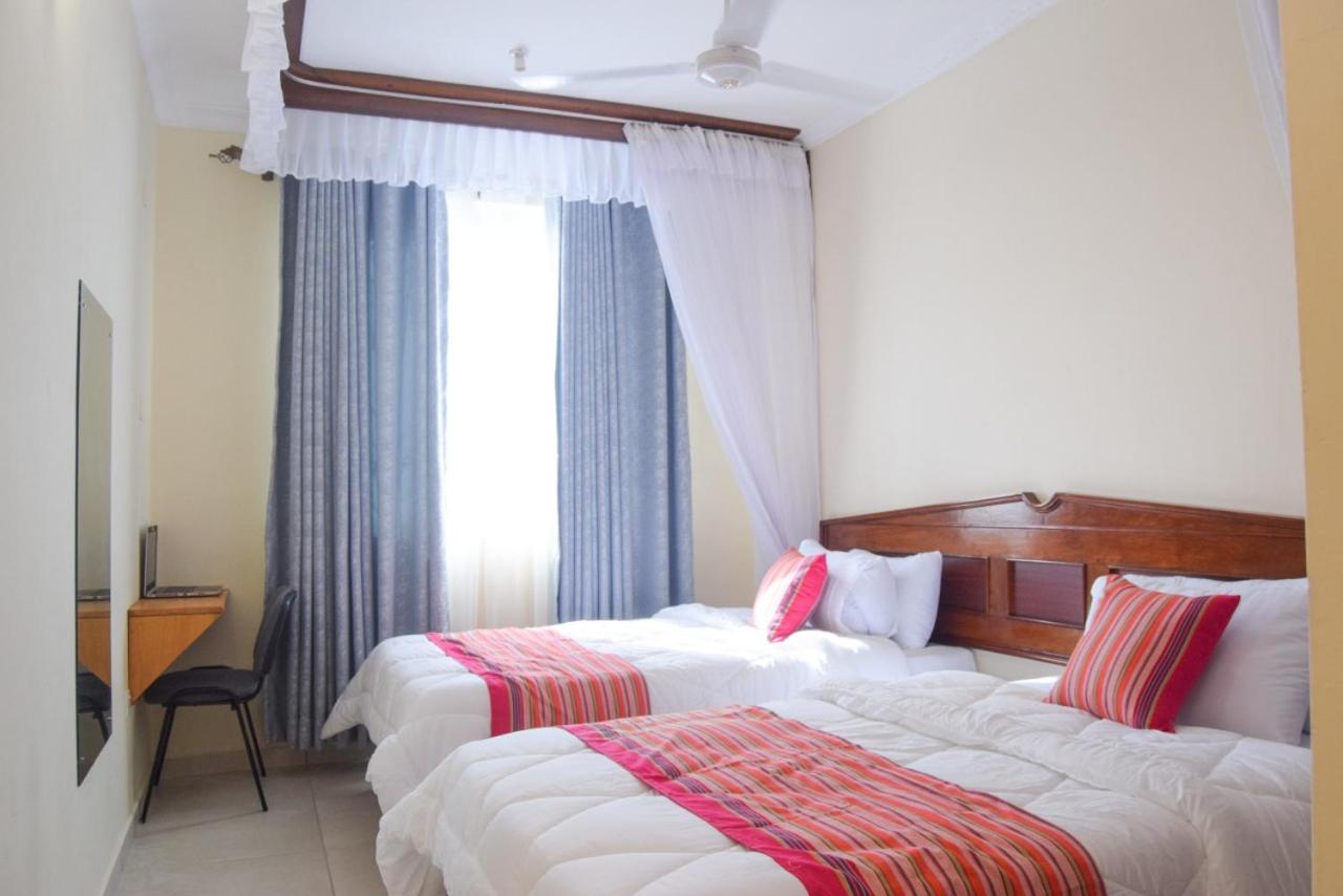 Three-Bedroom Apartment - Photo 19
