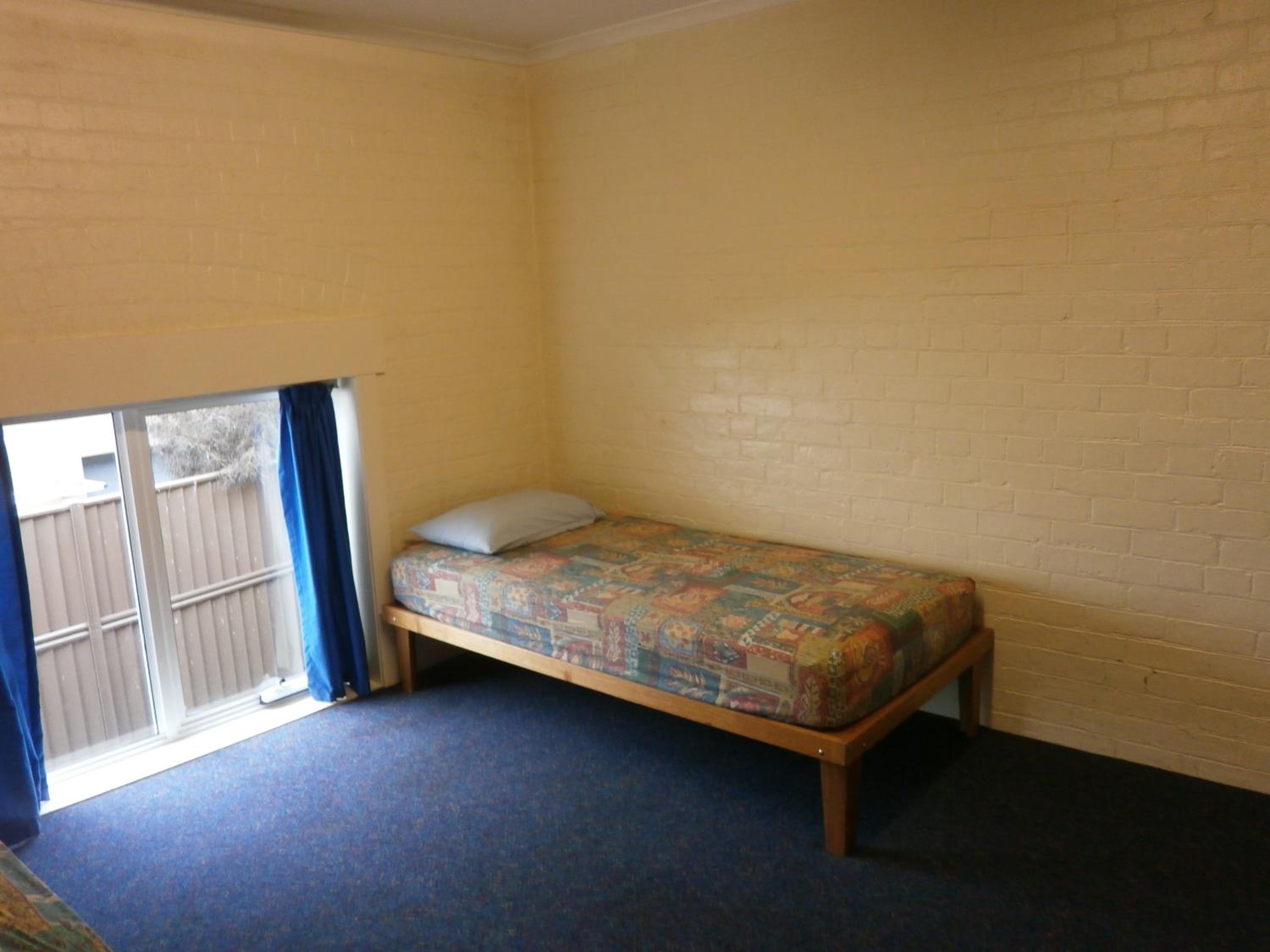 Single Room With Shared Bathroom photo 1