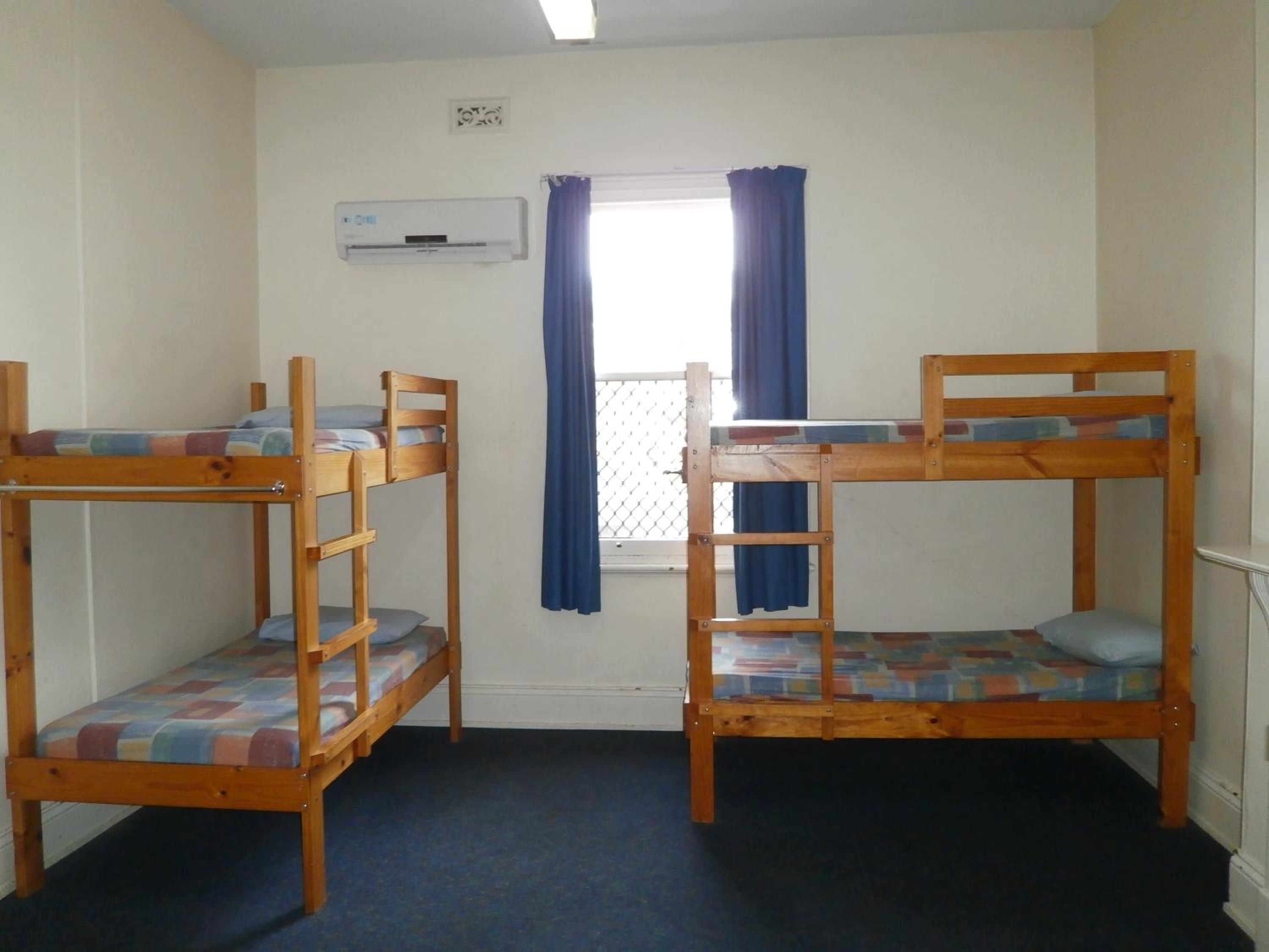 Bed In 8-Bed Mixed Dormitory Room photo 2