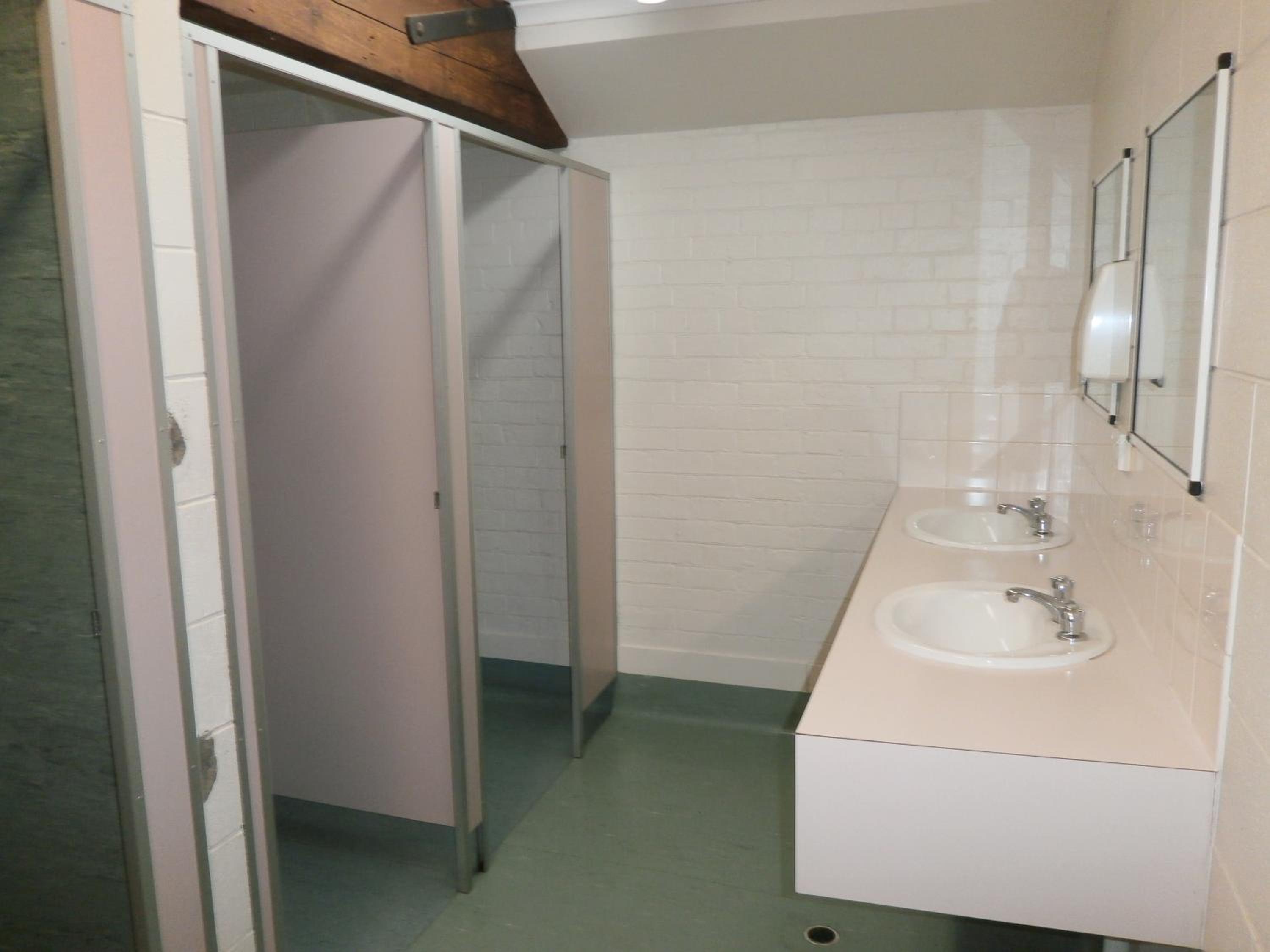 Single Room With Shared Bathroom photo 3