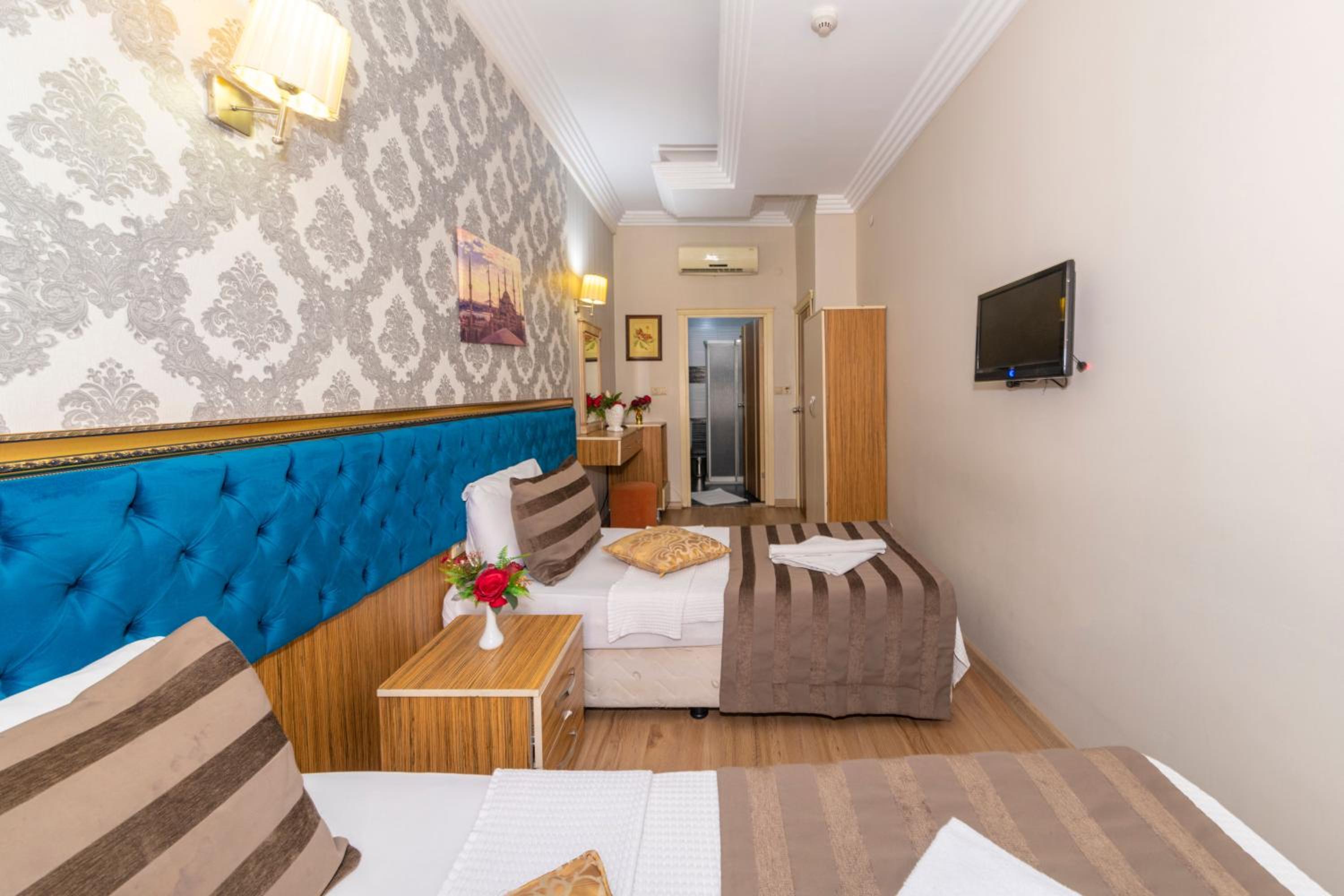 Standard Double or Twin Room photo 1