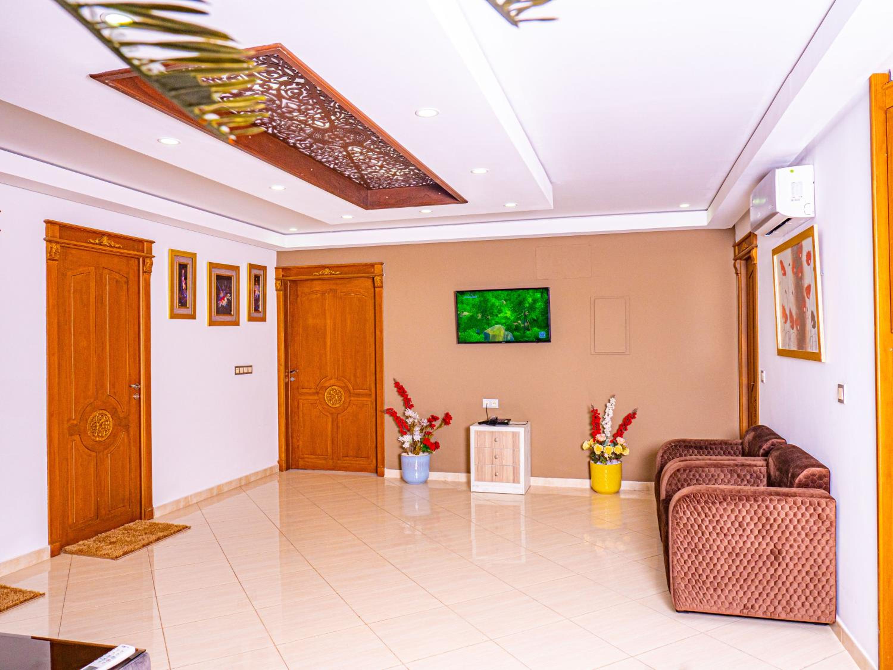 Superior Suite - Photo 5