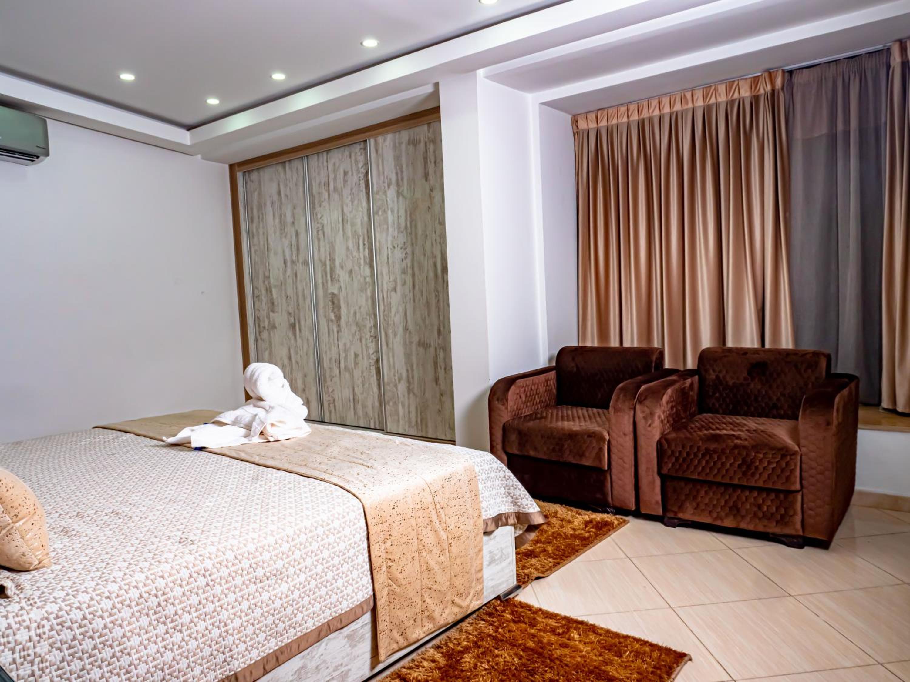 Superior Suite - Photo 3