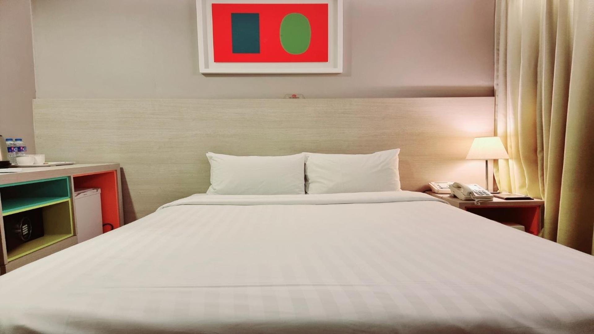 Economy Double Room -  No Window - Photo 6