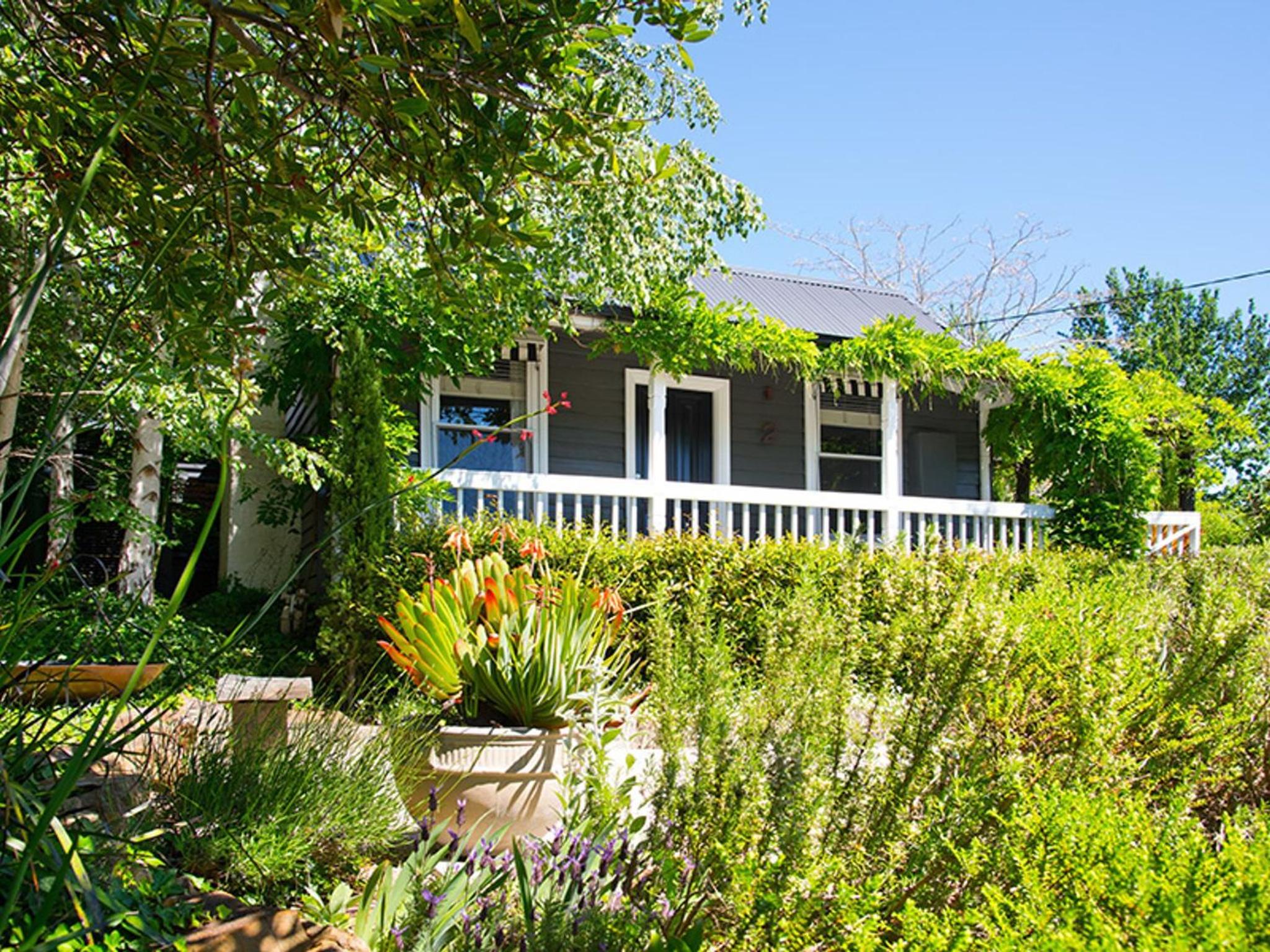 Two-Bedroom House photo 2