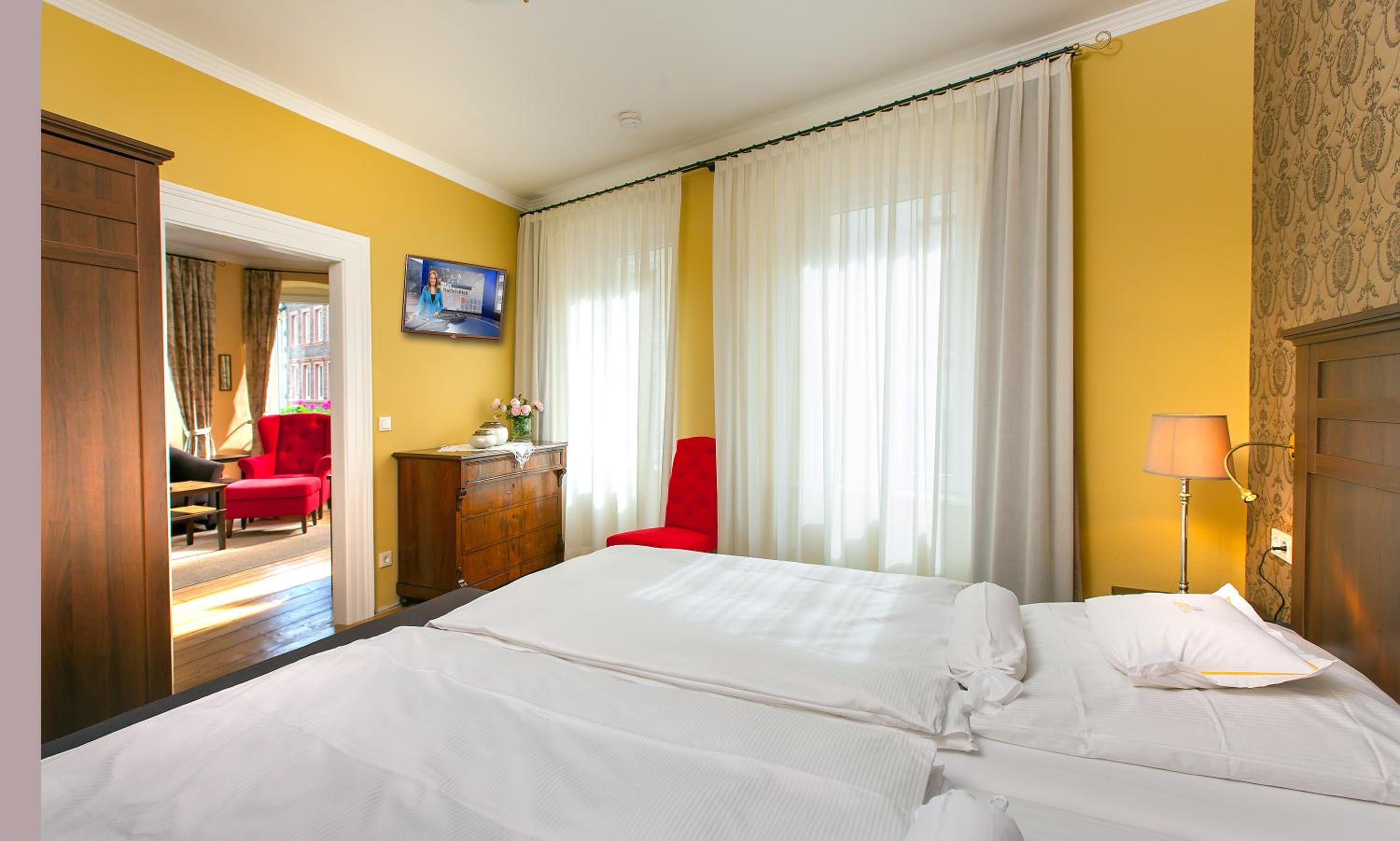 Suite with Kingsize-Bed in Dependance - Photo 9