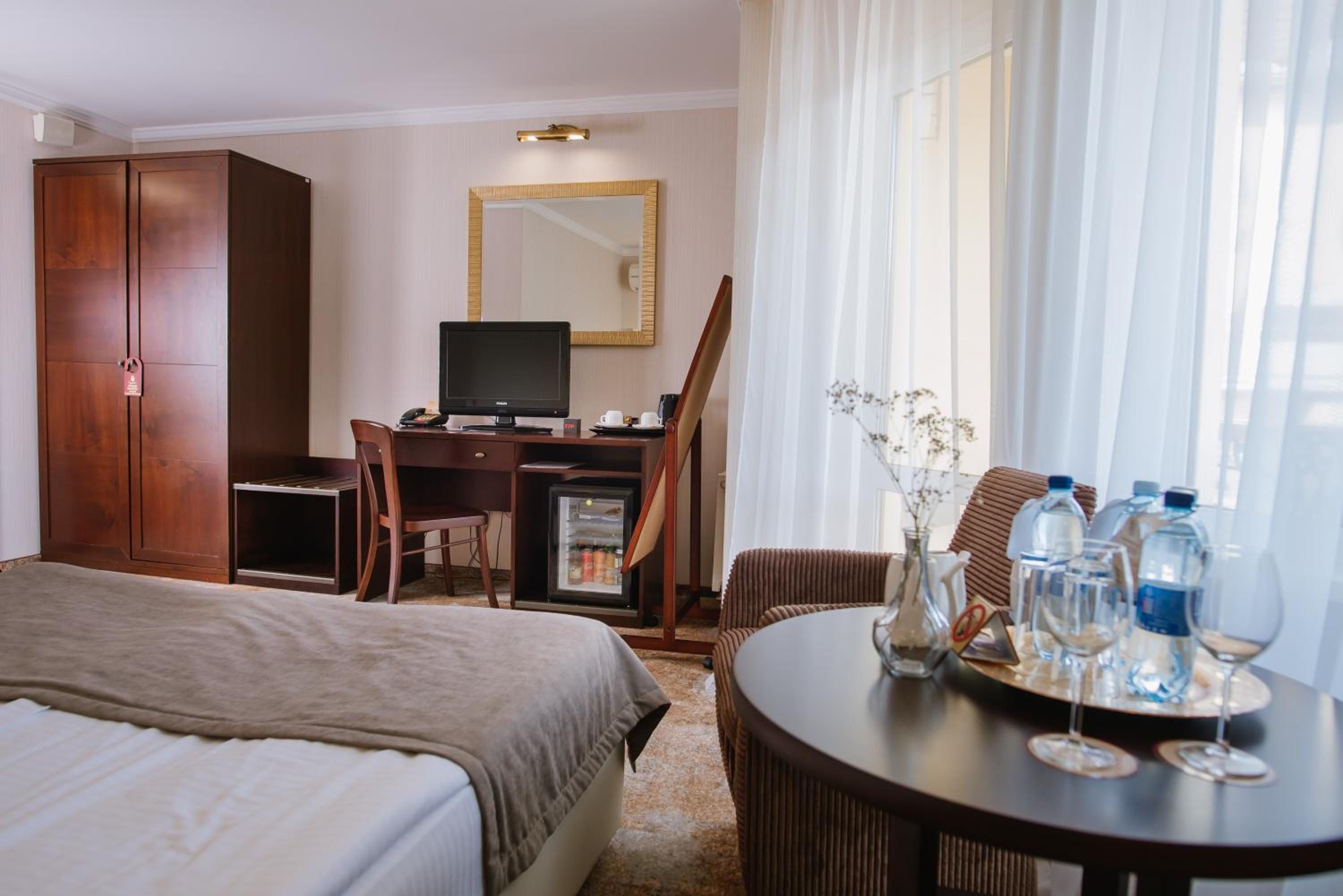 Superior Double or Twin Room photo 3