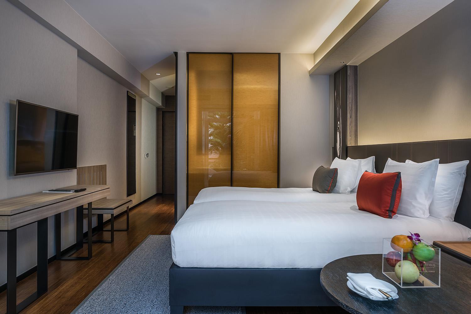 Premium Deluxe Double Room with Balcony thumbnail 5