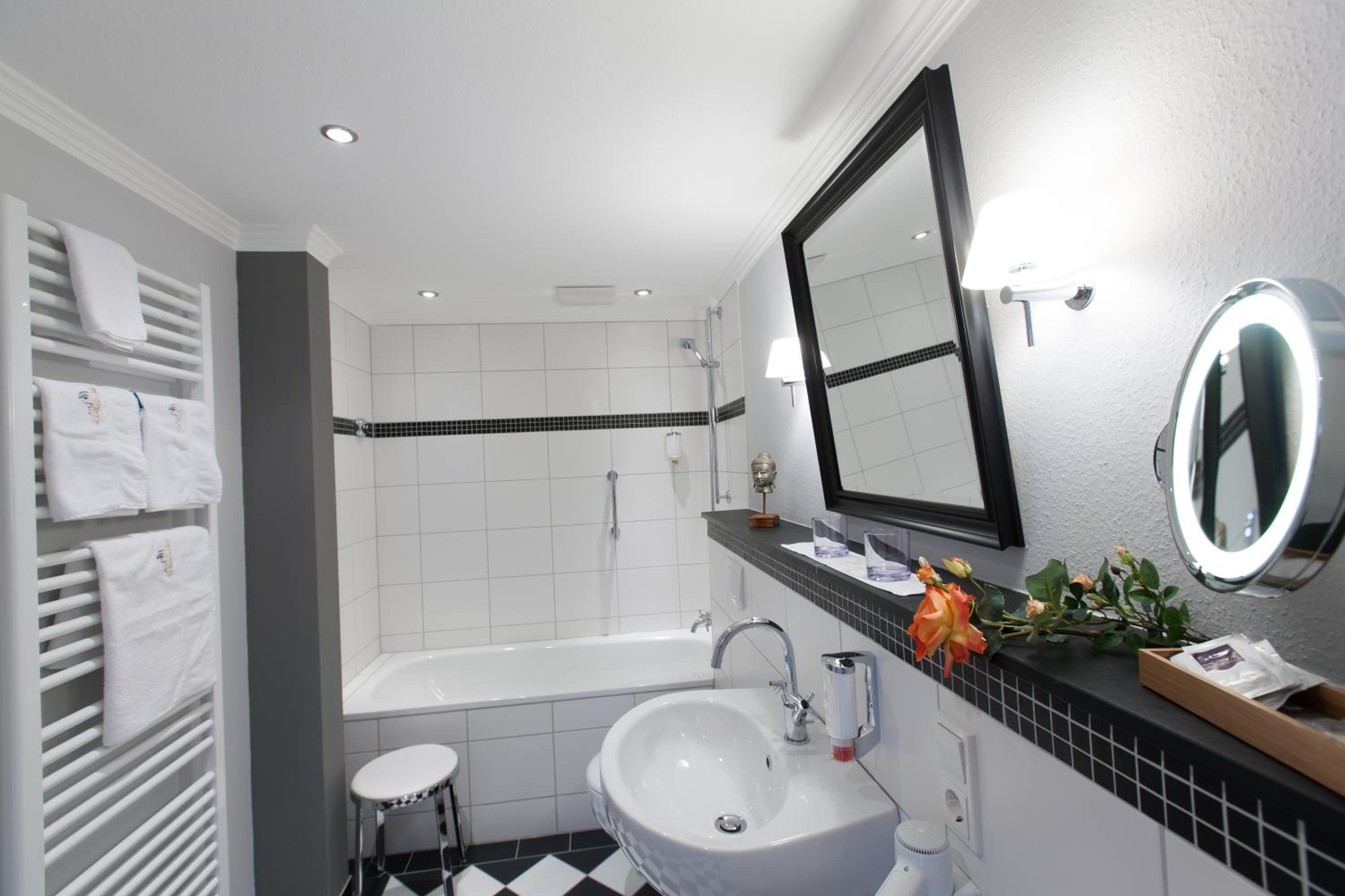 Suite with Kingsize-Bed in Dependance - Photo 2