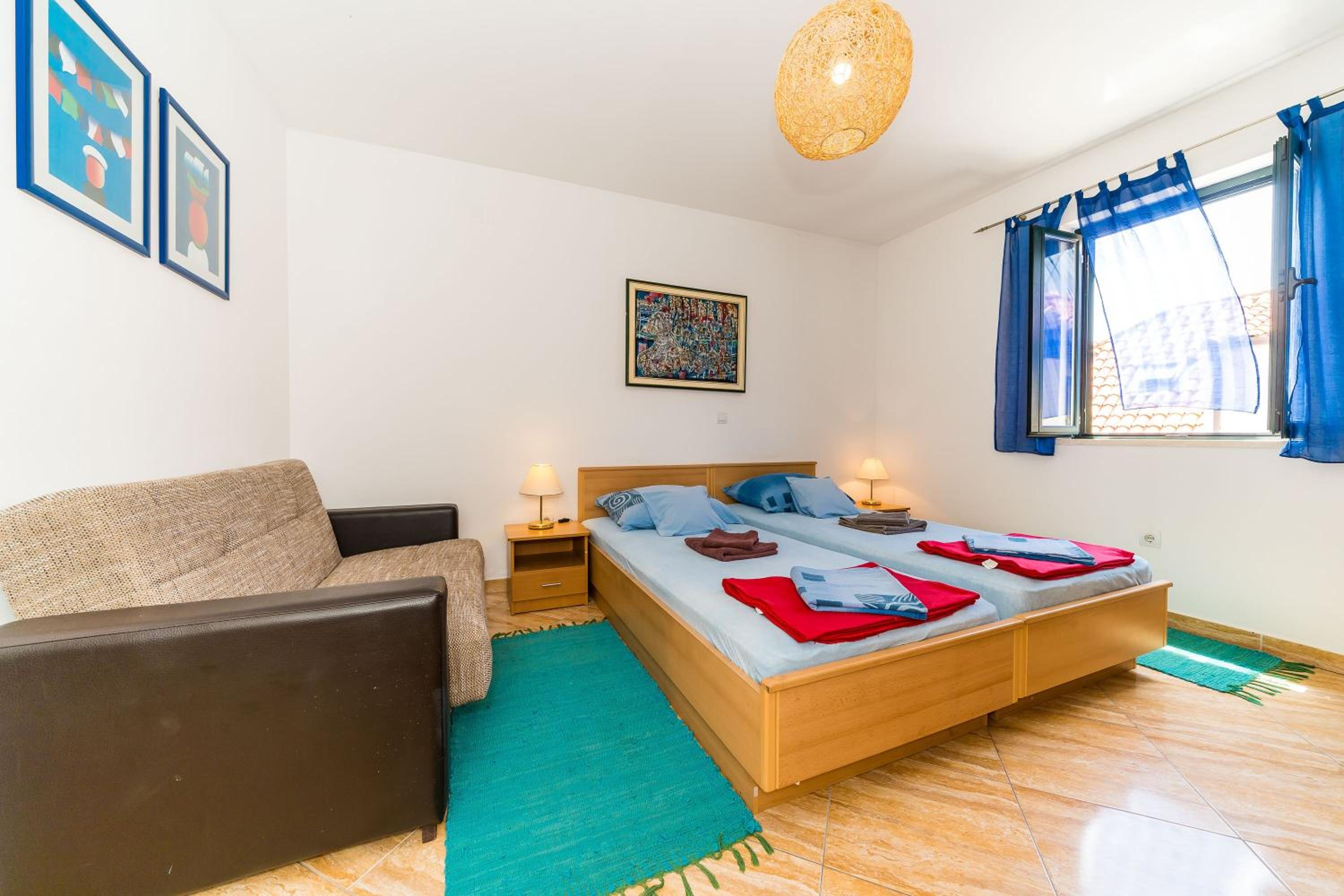 One Bedroom Apartment