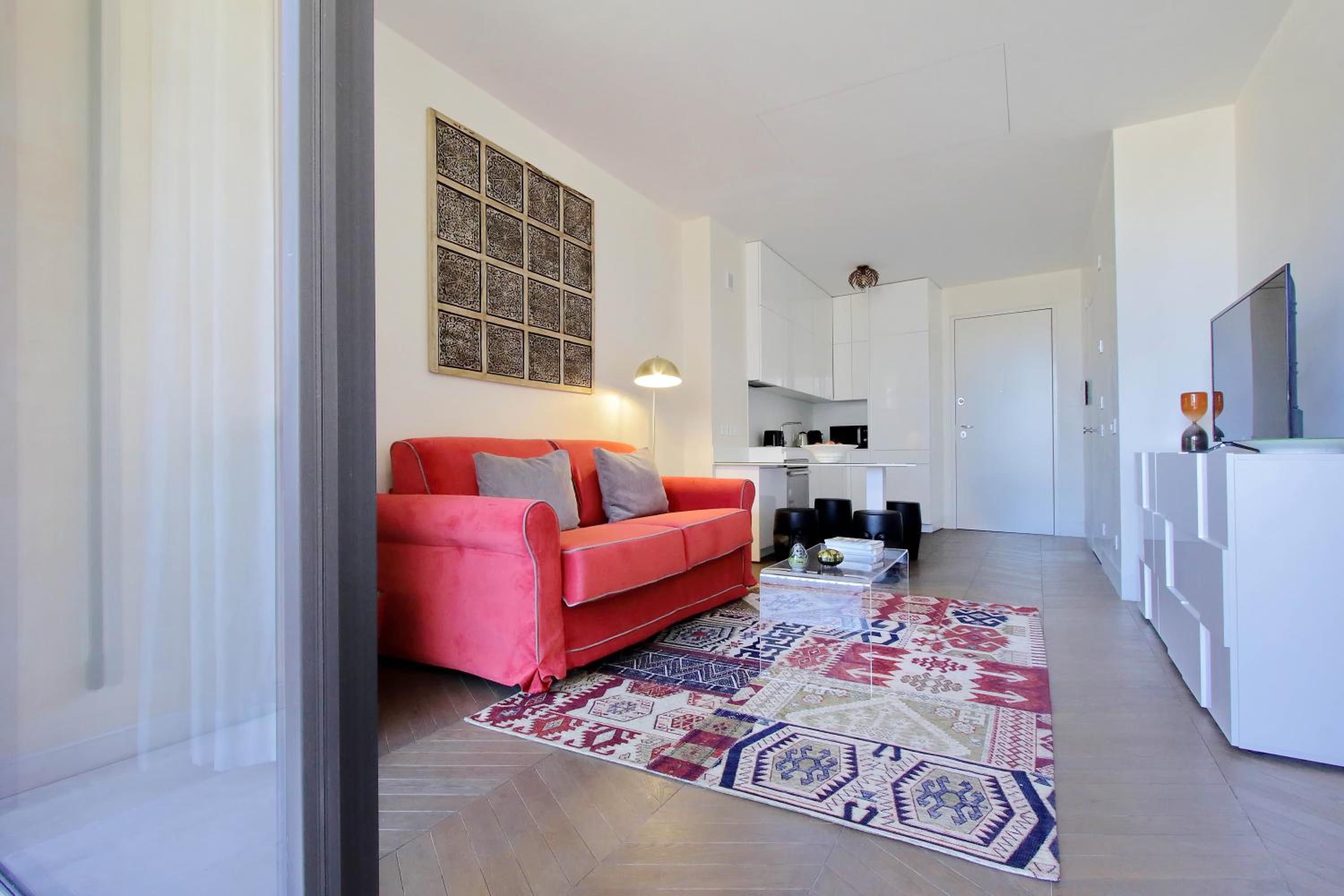 One-Bedroom Apartment