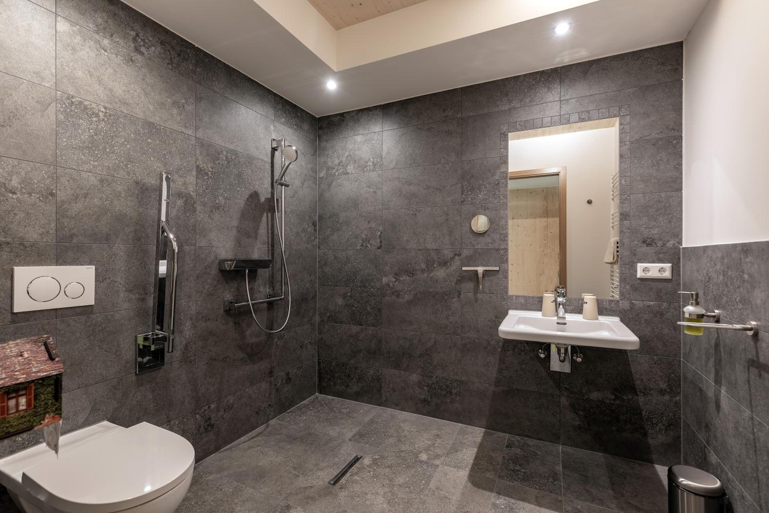 Double Room - Photo 7