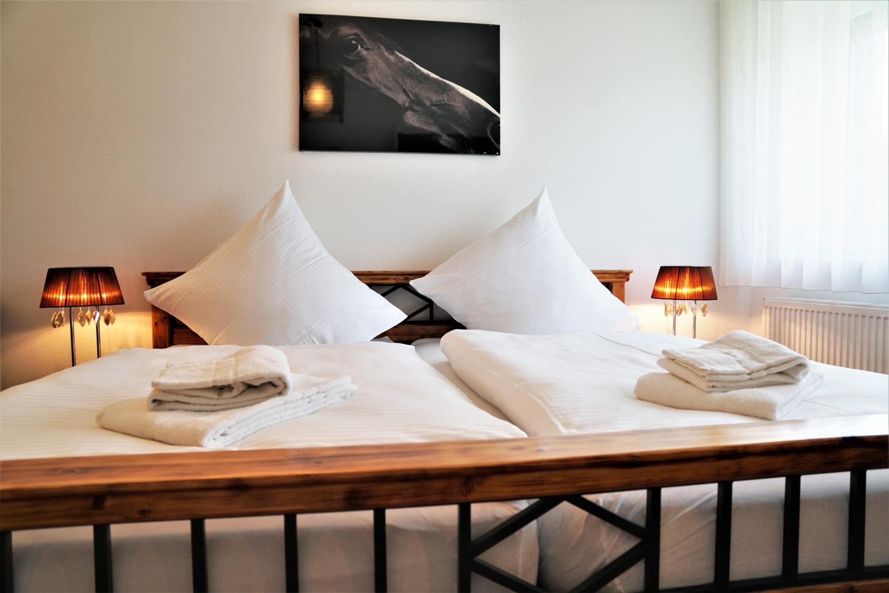 Doppelzimmer mit und ohne Klimaanlage (Check-In max. 20h/08:00p.m.) - Photo 1