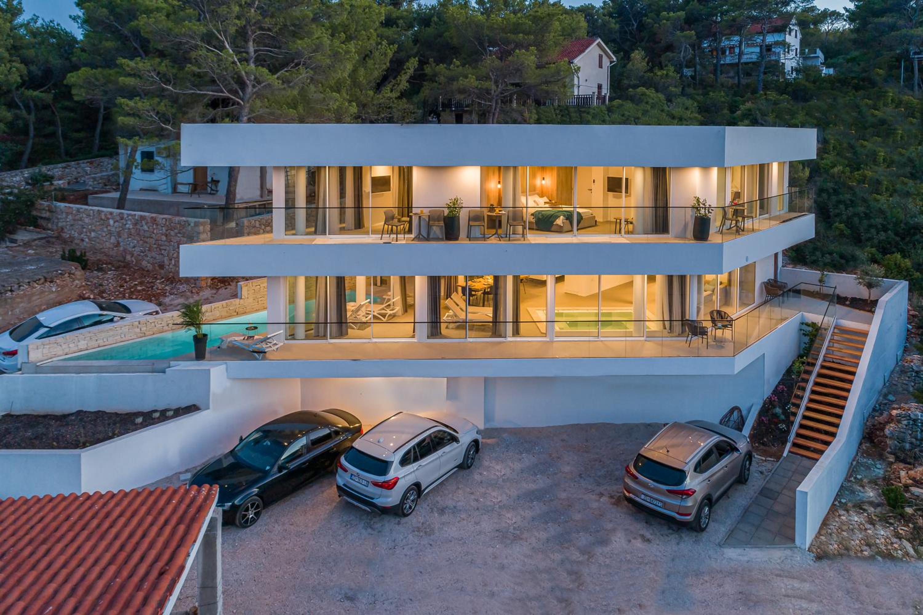 Villa photo 2