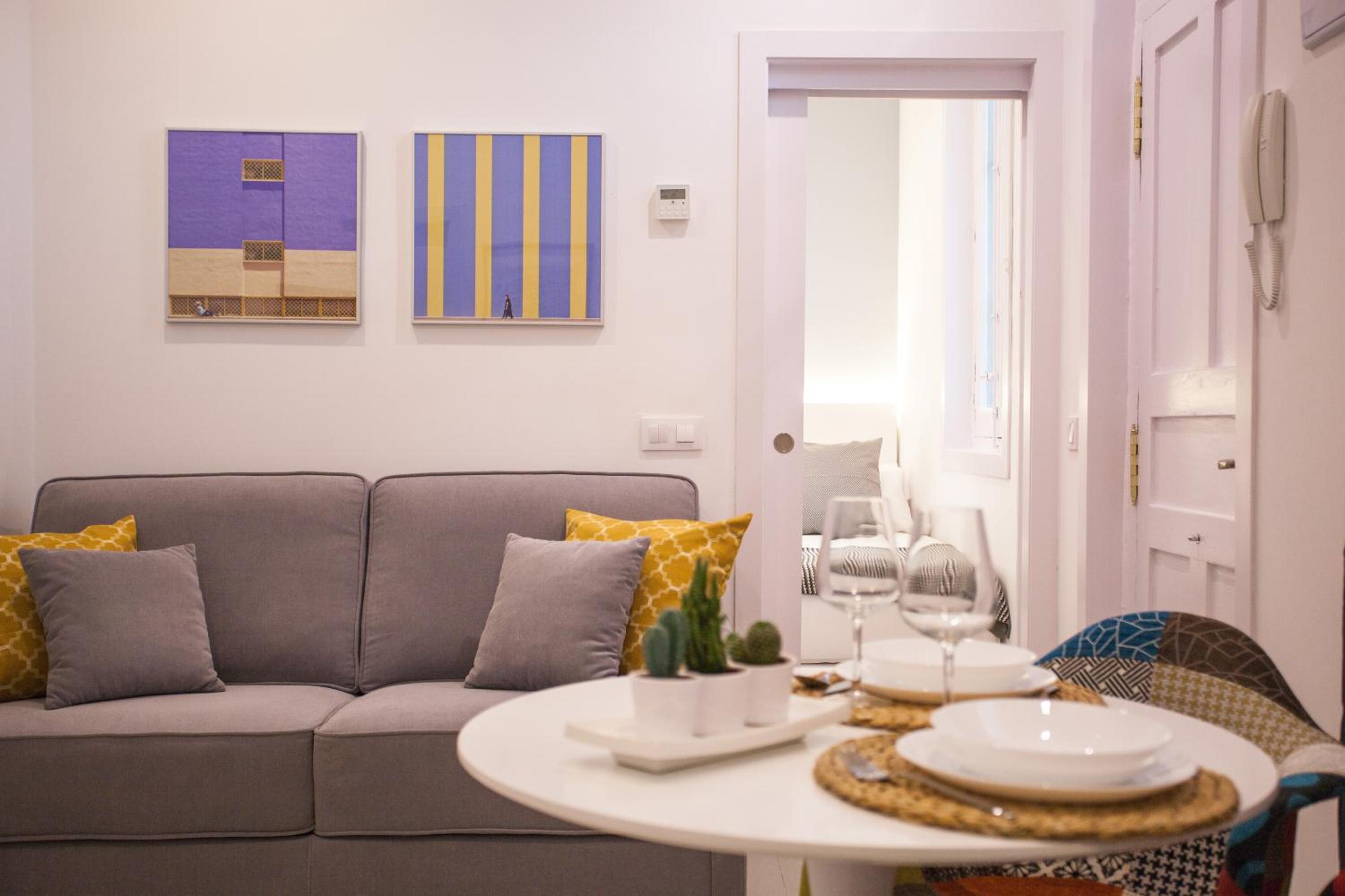 One-Bedroom Apartment thumbnail 6